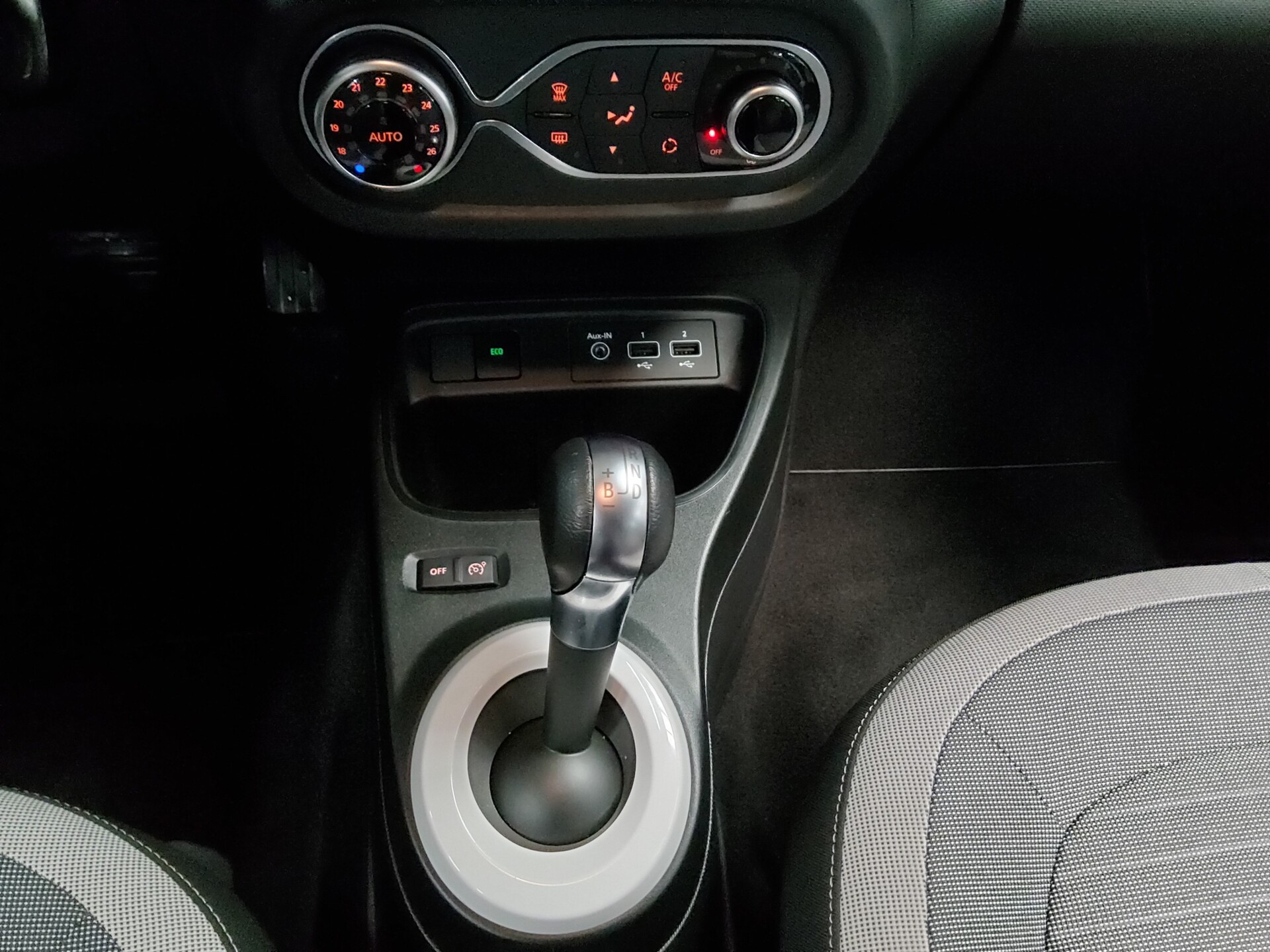 Renault Twingo Electric Equilibre DAB Bluetooth Klima 6
