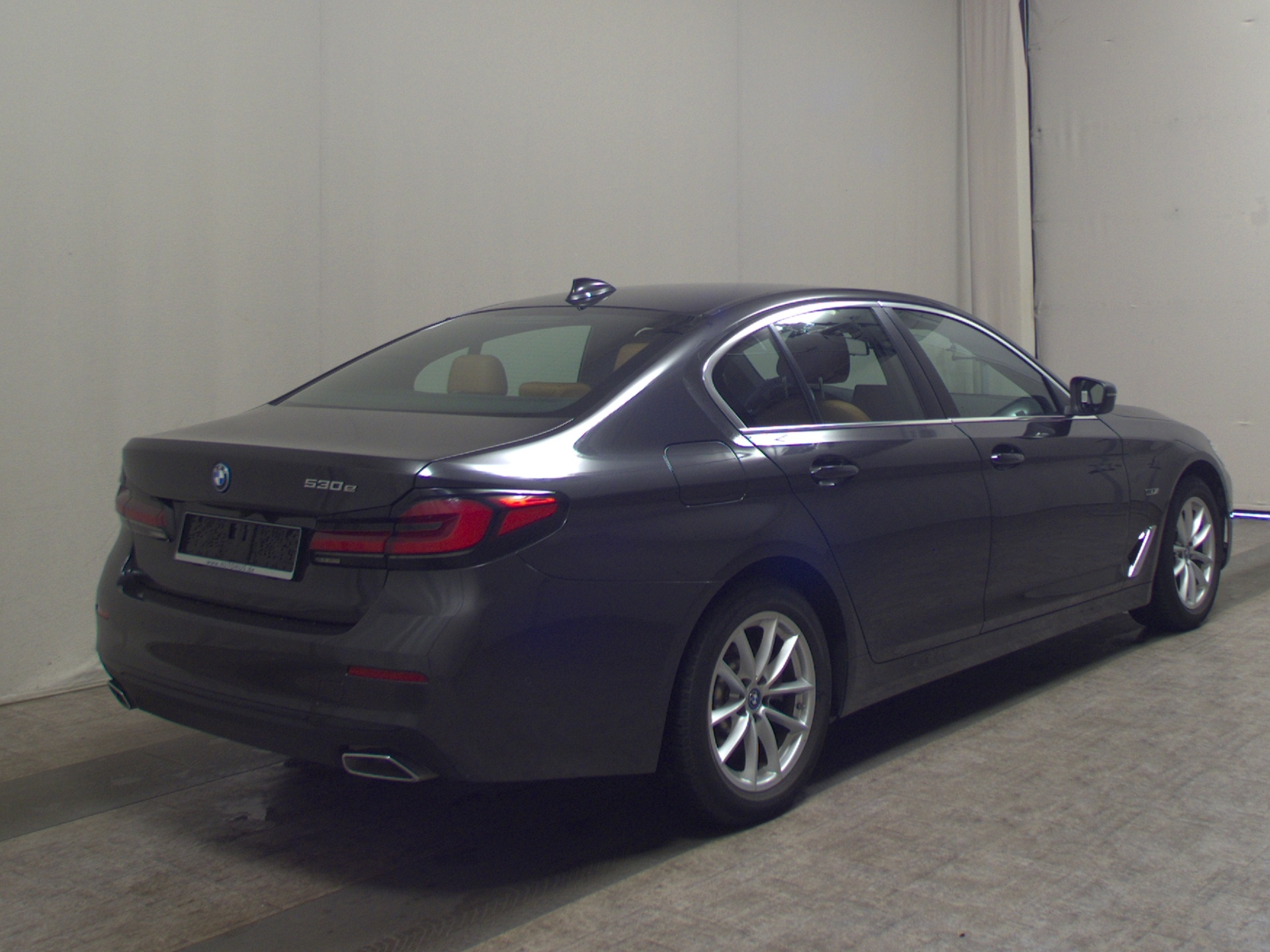 BMW 530e Leder Navi LED+ LC prof. ACC Kamera 4