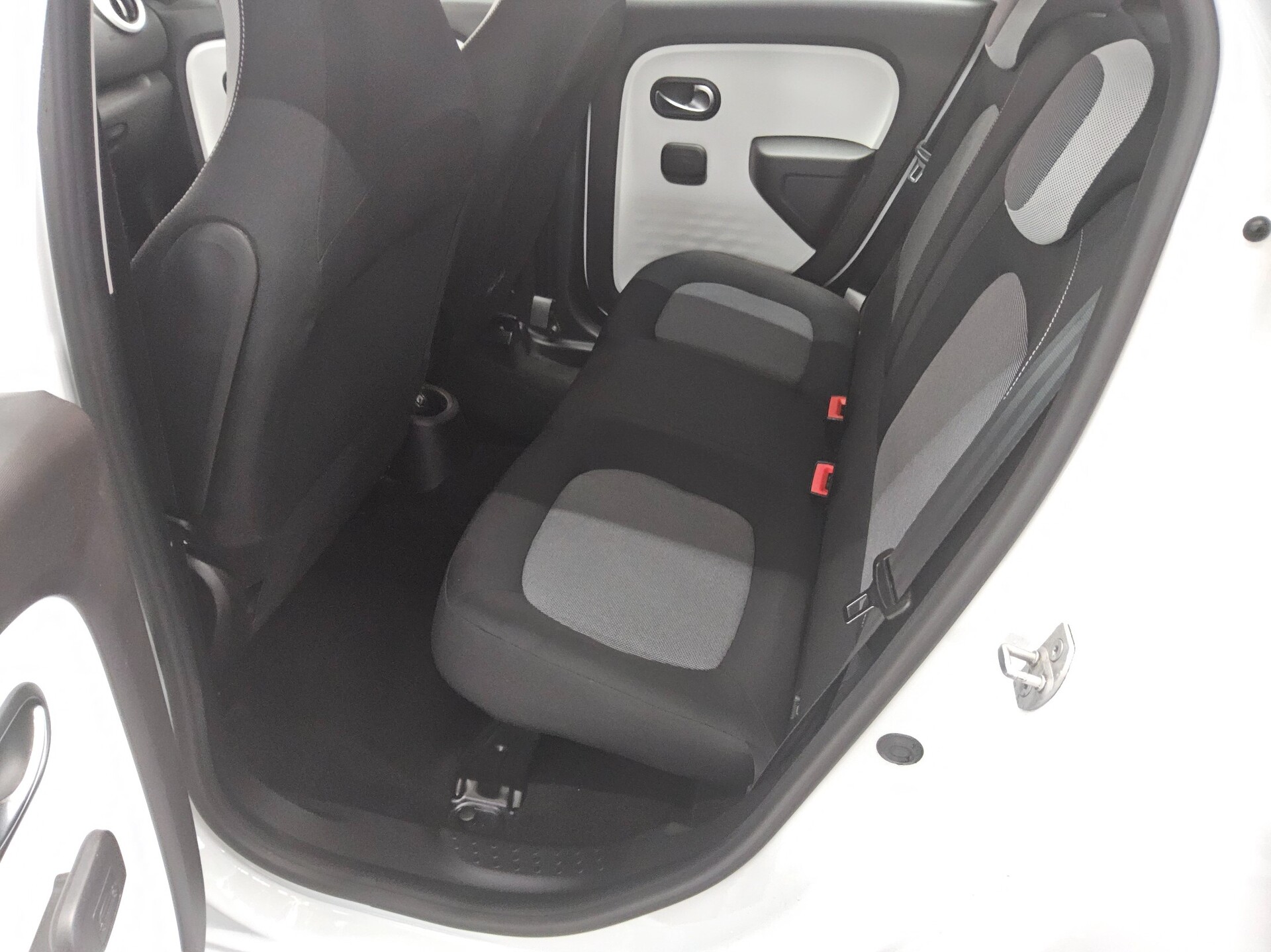 Renault Twingo Electric Equilibre DAB+ 12