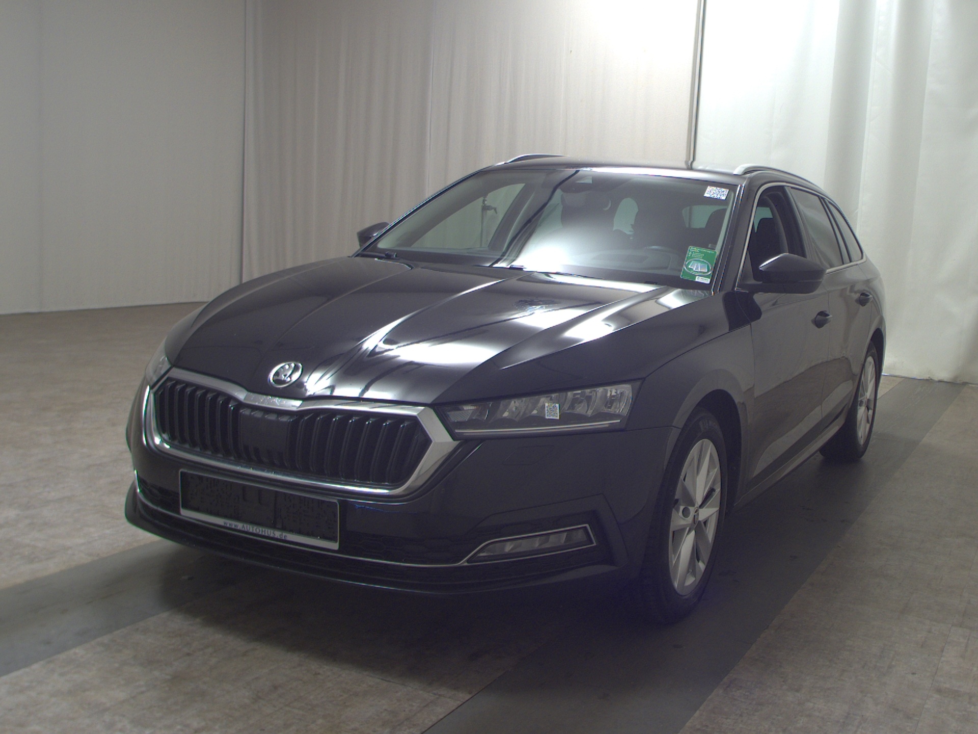 Skoda Octavia Kombi 2.0 TDI Style Navi LED Virtual HuD 2