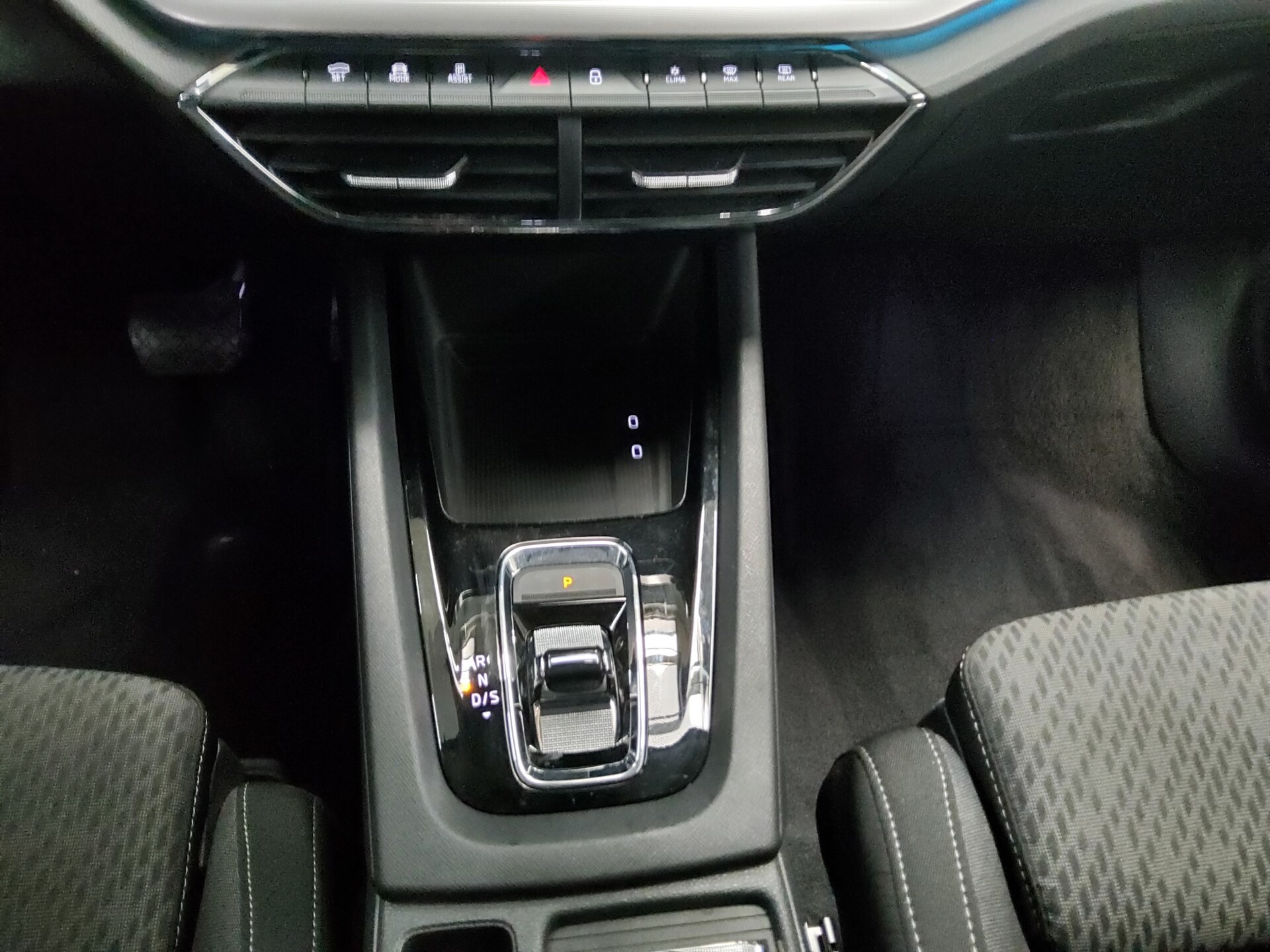 Skoda Octavia Kombi 2.0 TDI Style Navi LED Virtual HuD 6