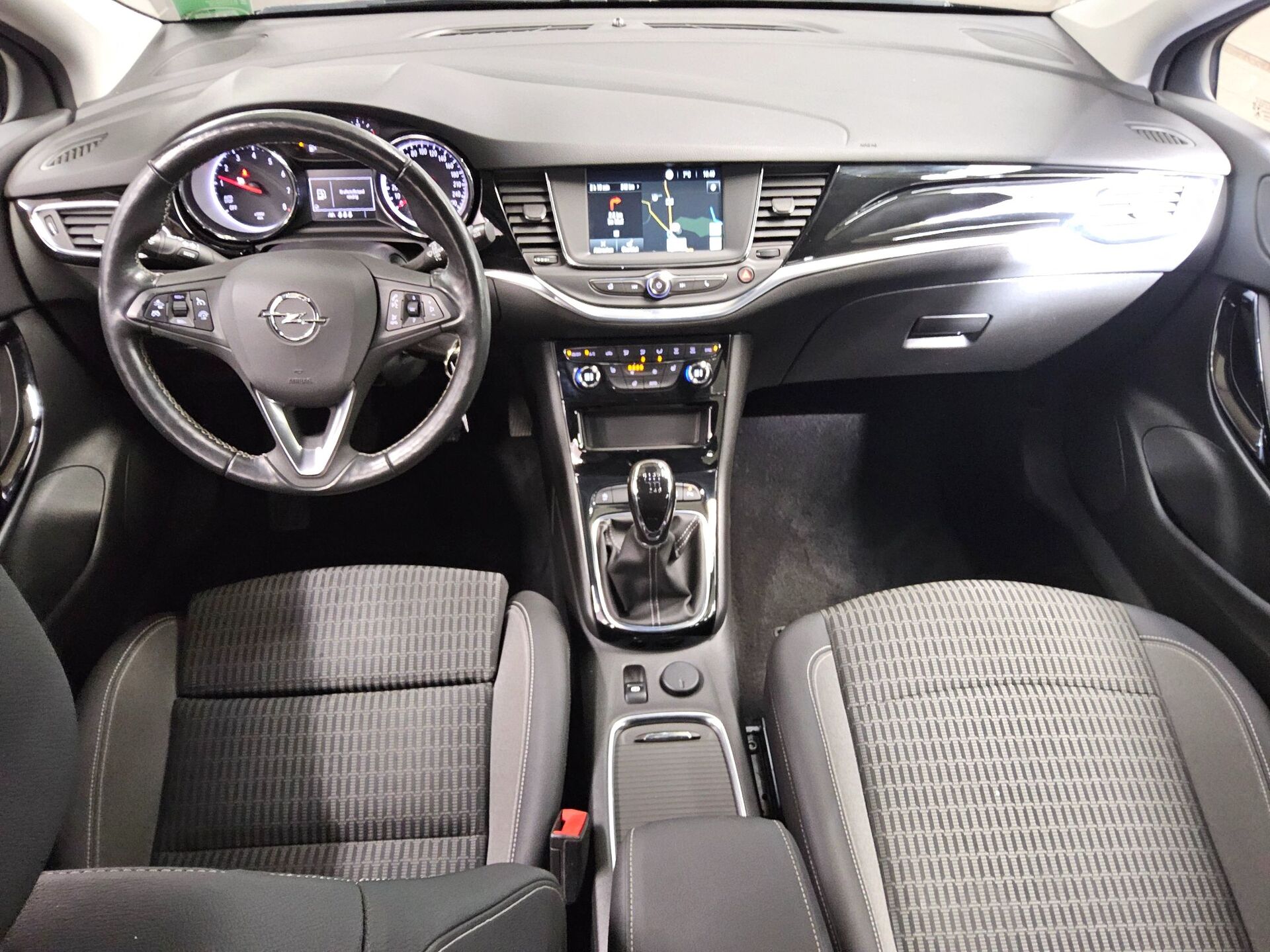 Opel Astra ST 1.2 Turbo Elegance Navi LED T-Leder AHK 5