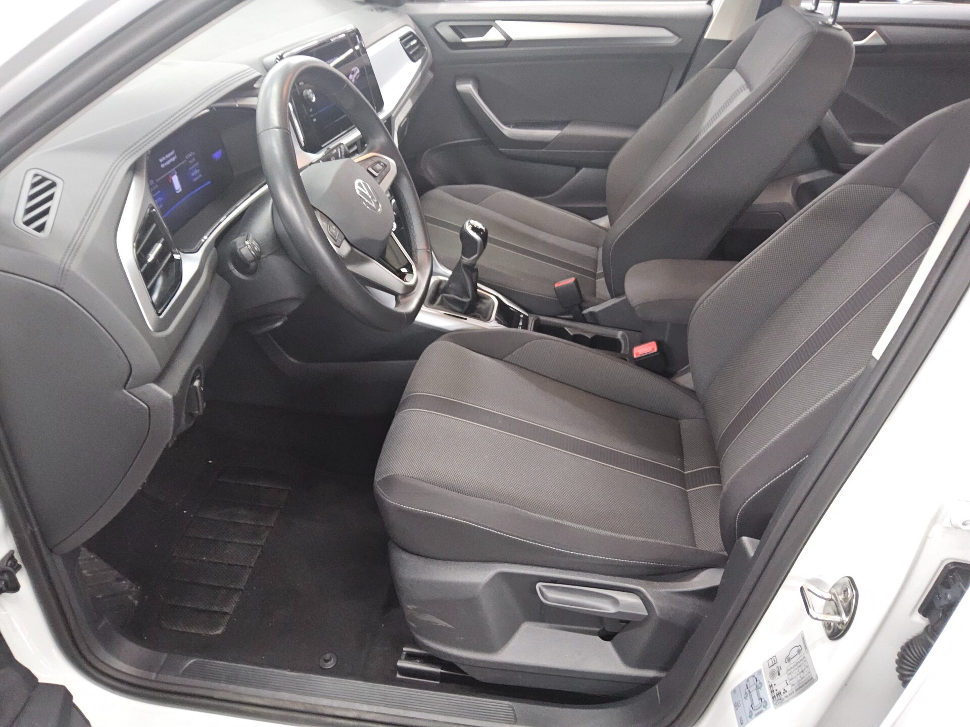 Volkswagen T-Roc 1.0 TSI Life PDC LED AID SHZ DAB+ 9