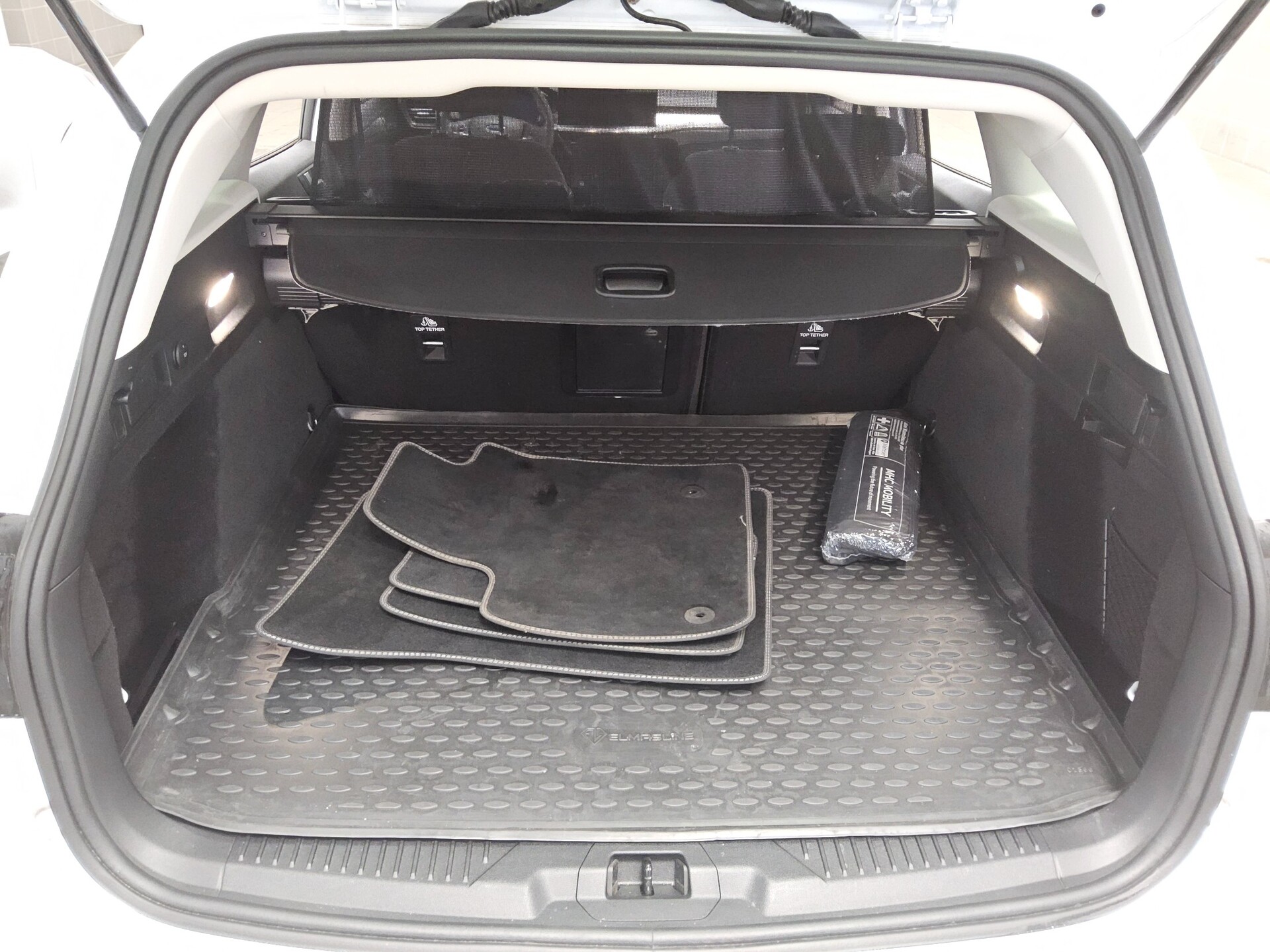 Ford Focus Turnier 1.5 EB Titanium X Navi LED RFK 12