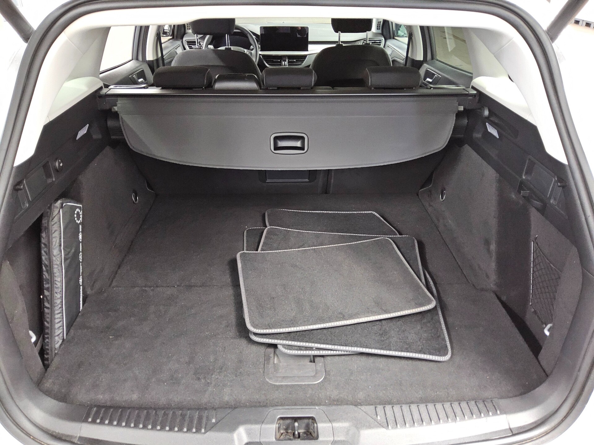 Ford Focus Turnier 1.5 EB Titanium X Navi LED RFK 12