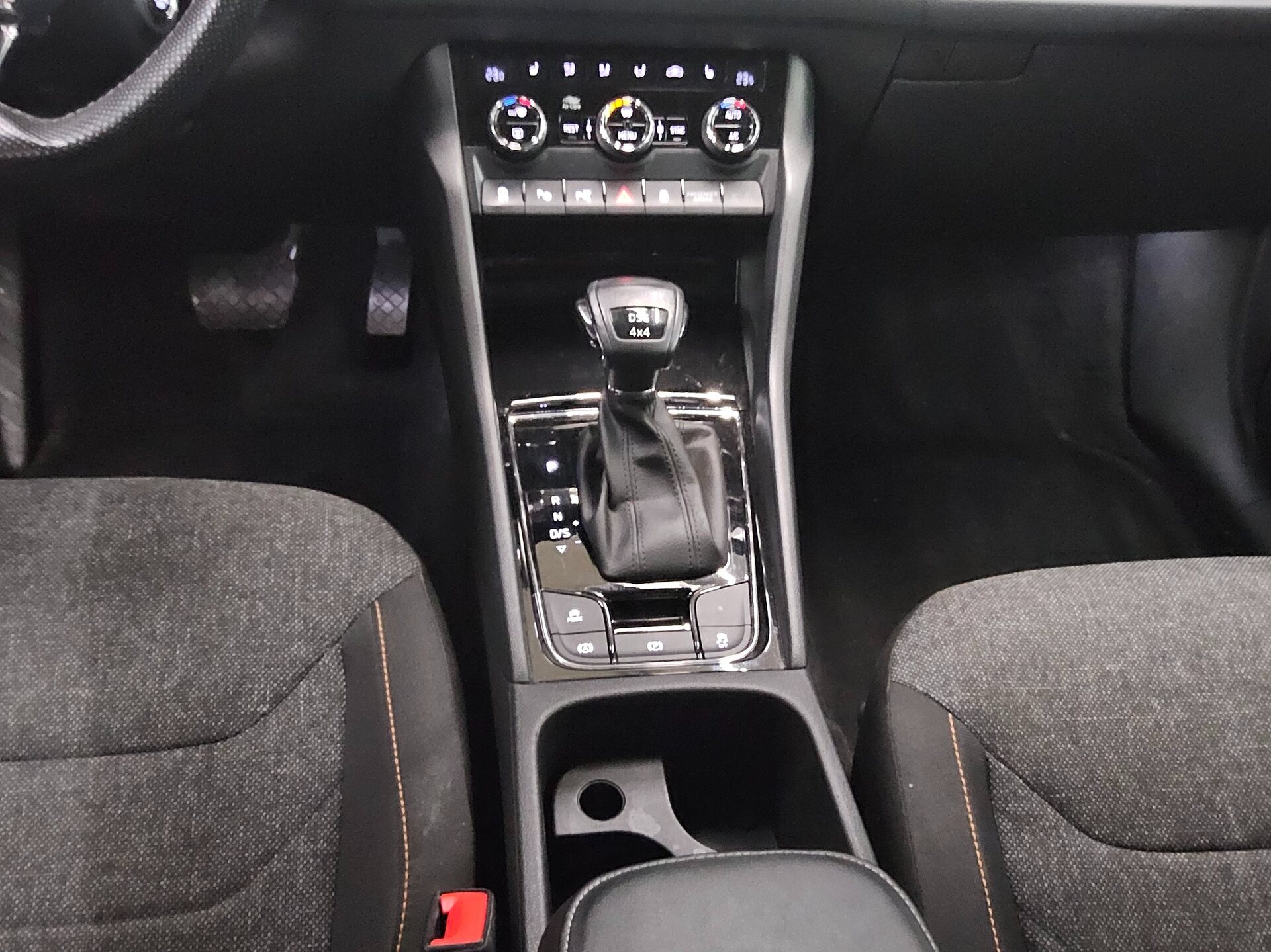 Skoda Kodiaq 2.0 TDI 4x4 Clever Navi LED Virtual 360° 6
