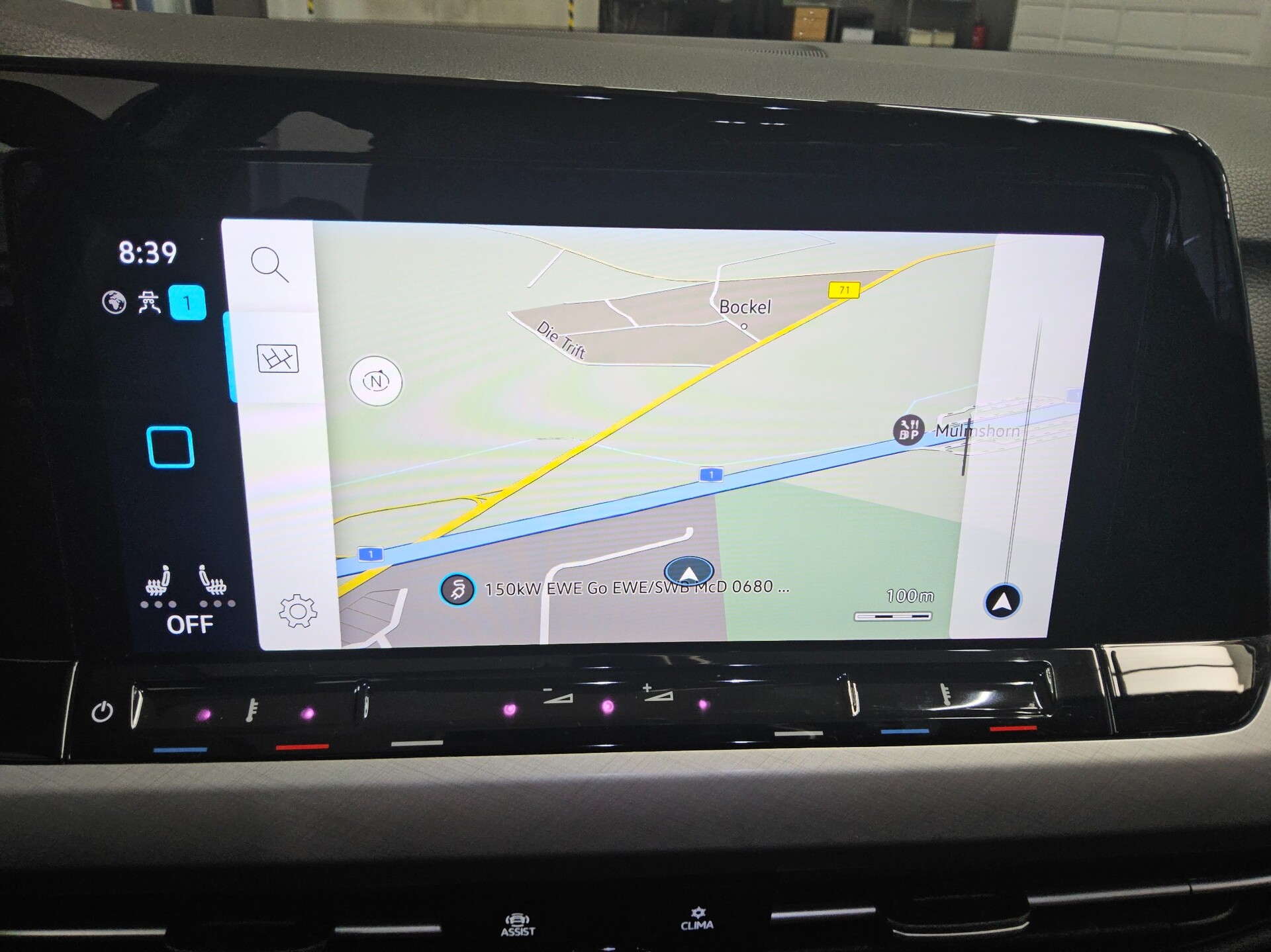 Volkswagen Golf-8 2.0 TDI Life Navi LED ACC PDC Shz 7