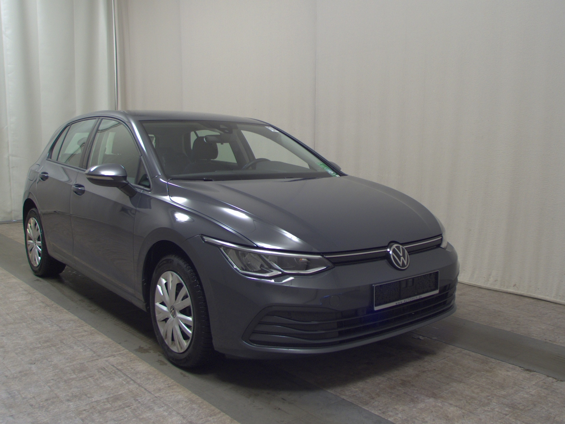 Volkswagen Golf-8 2.0 TDI Life Navi LED ACC PDC Shz 3