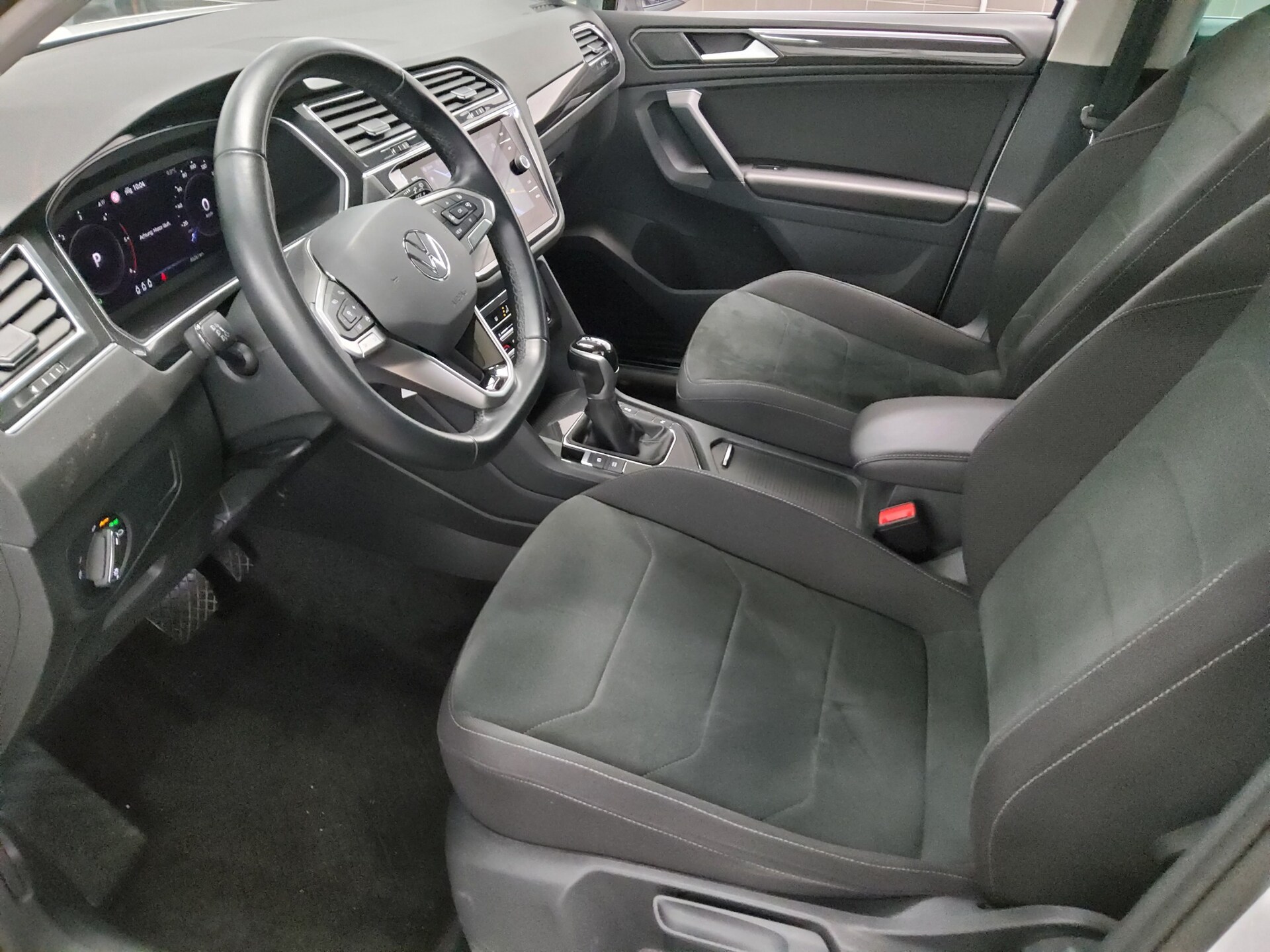 Volkswagen Tiguan 2.0 TDI Elegance Navi LED AID AHK ACC Shz 8