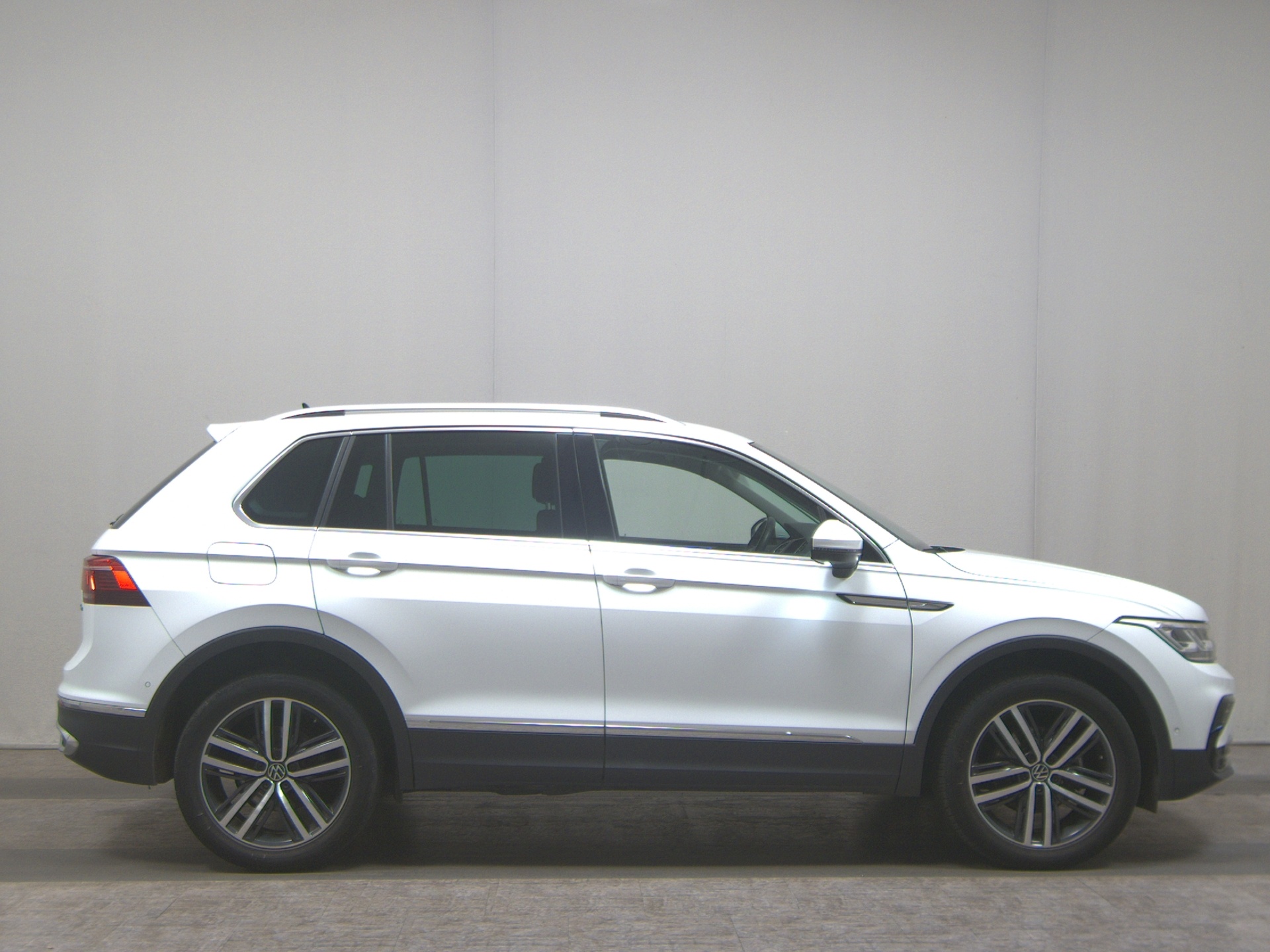 Volkswagen Tiguan 2.0 TDI 4M Elegance Navi IQ.Light AID RfK