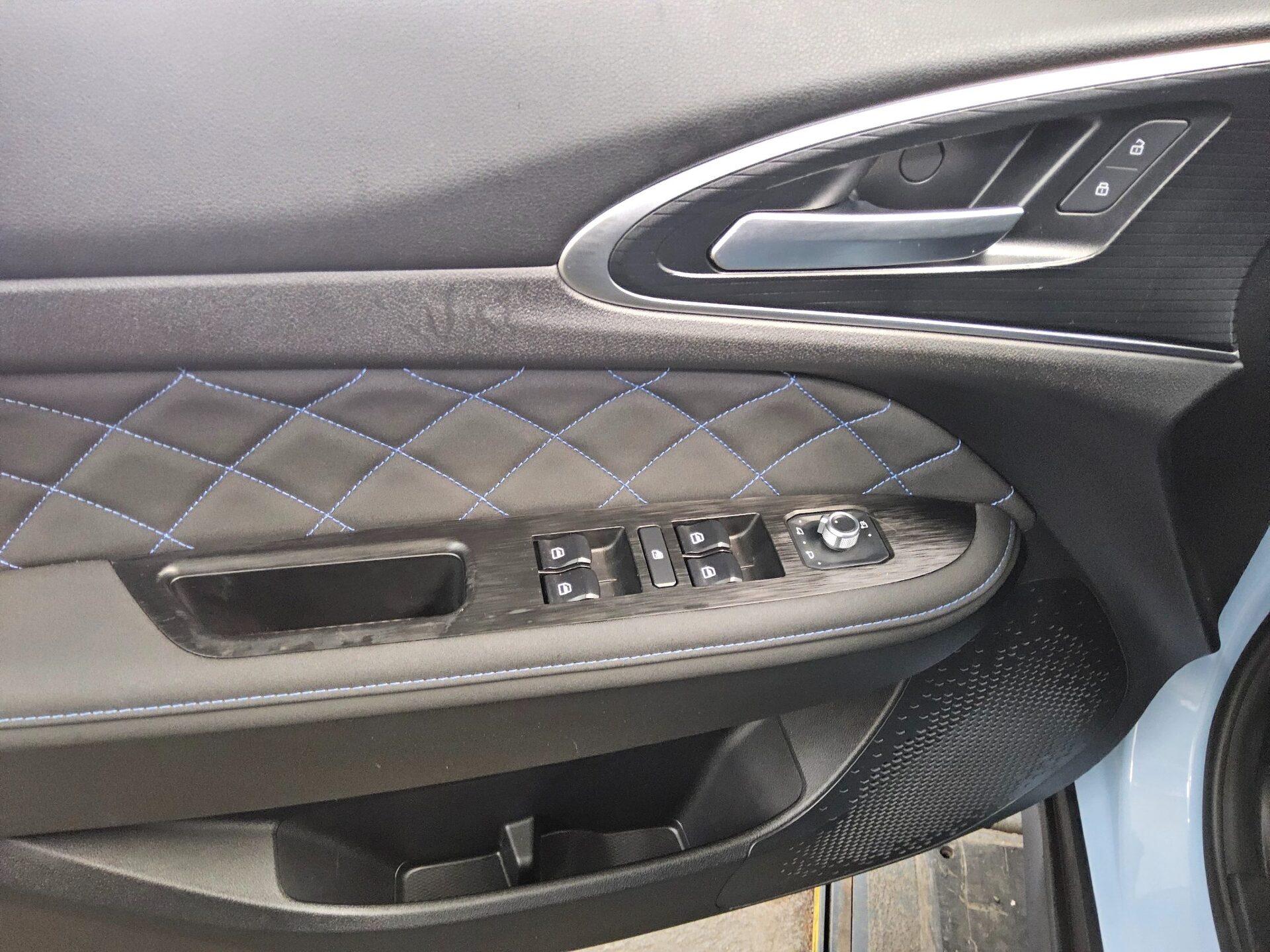 ORA Funky Cat 400 Pro Navi LED 360° ACC PDC Klima 10