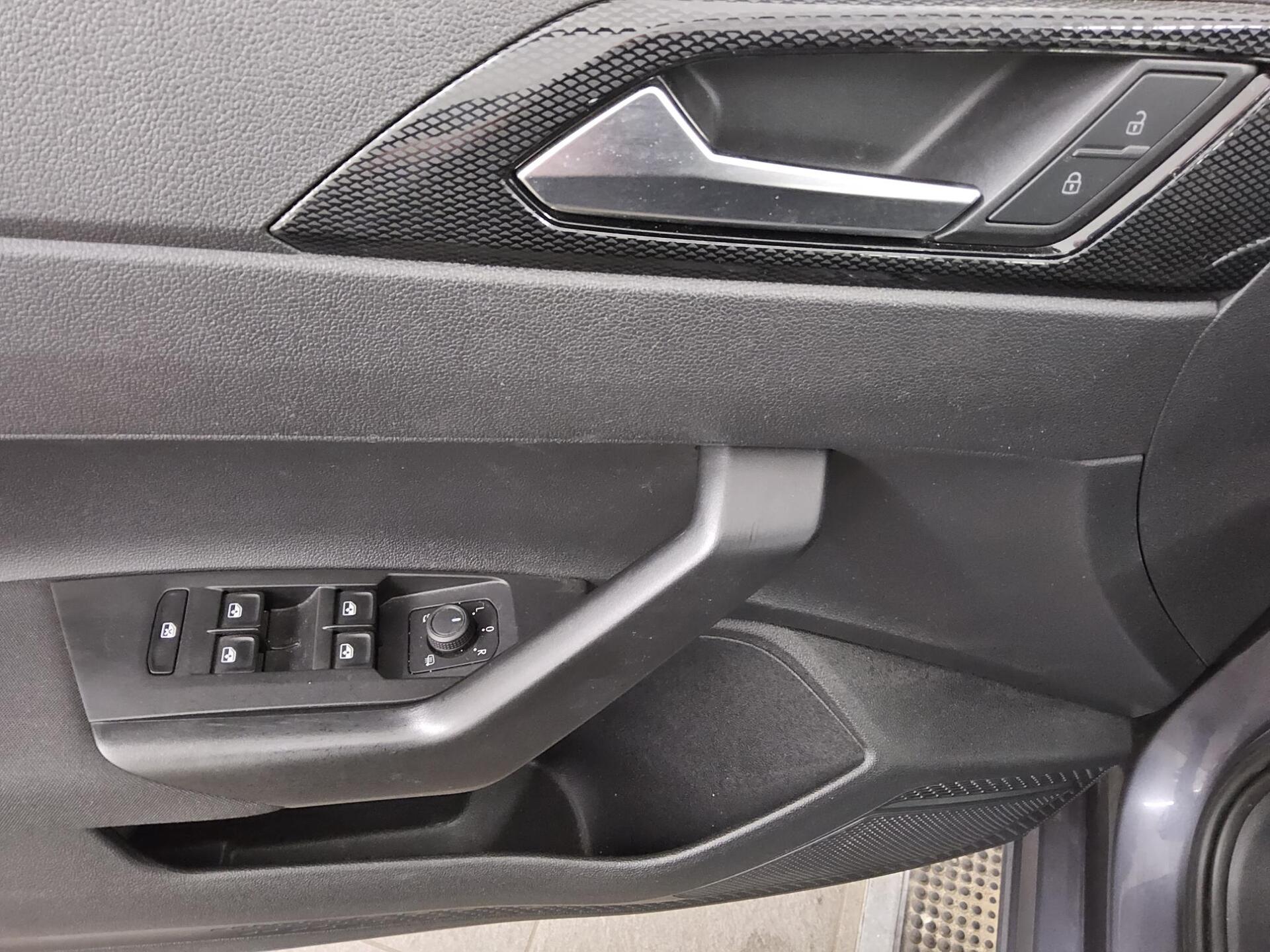 Volkswagen Polo 1.0 Life LED AID PDC 10