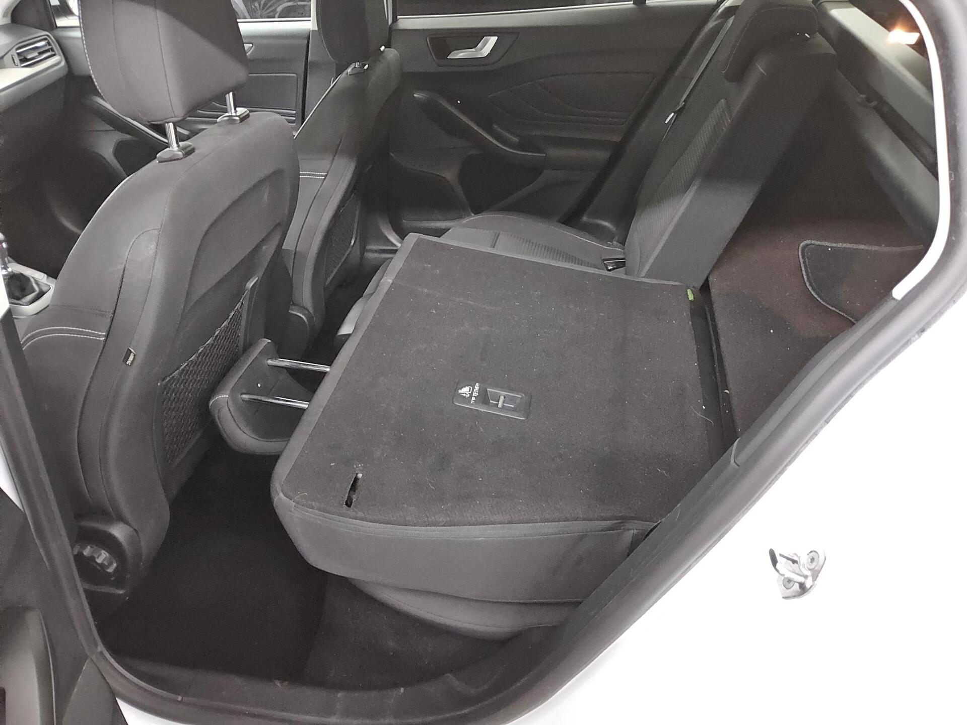 Ford Focus Turnier 2.0 EB Titanium Navi LED Shz RFK 12