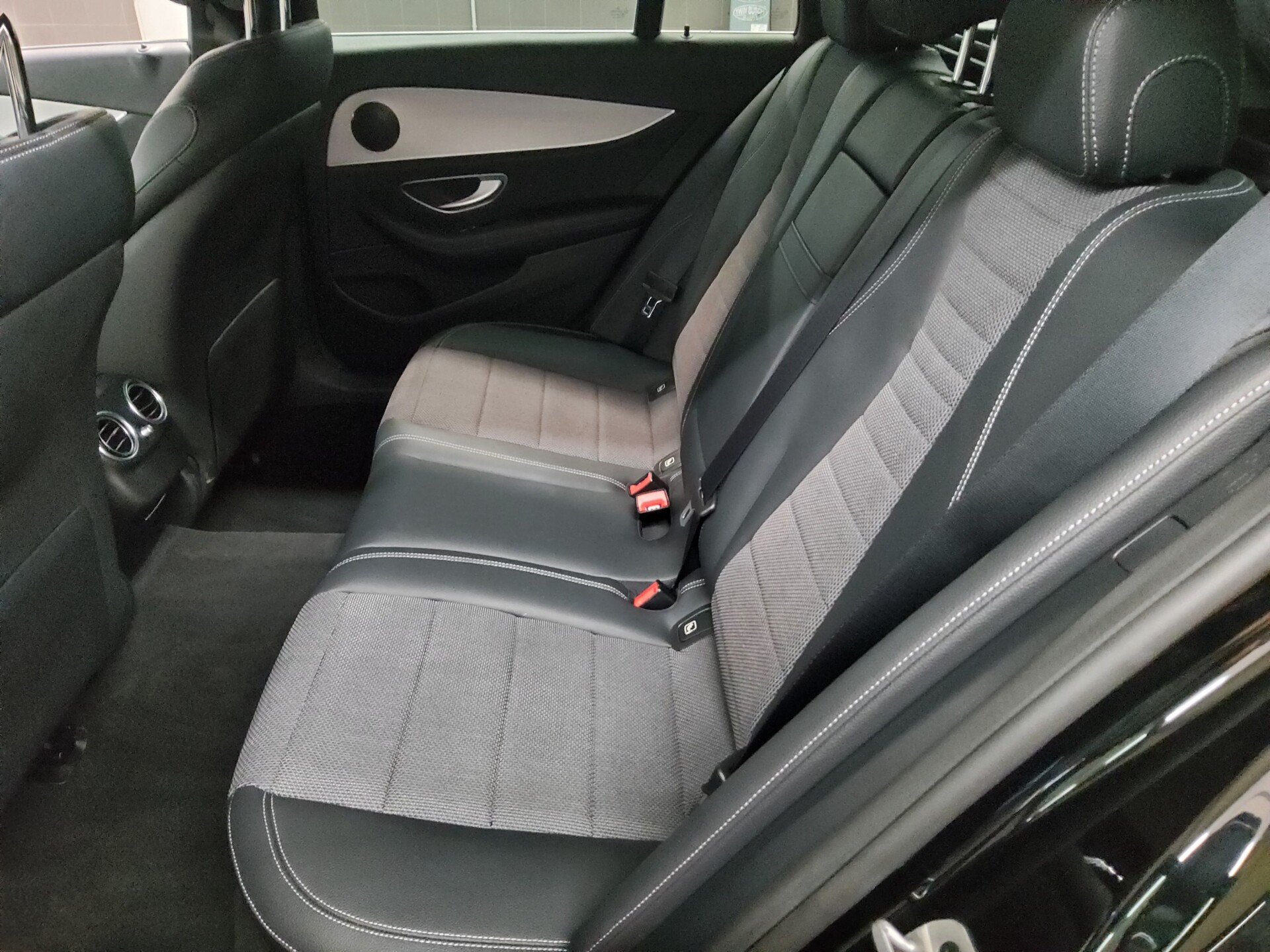 Mercedes-Benz E 300 T de Avantgarde Navi LED Widescreen RfK 13