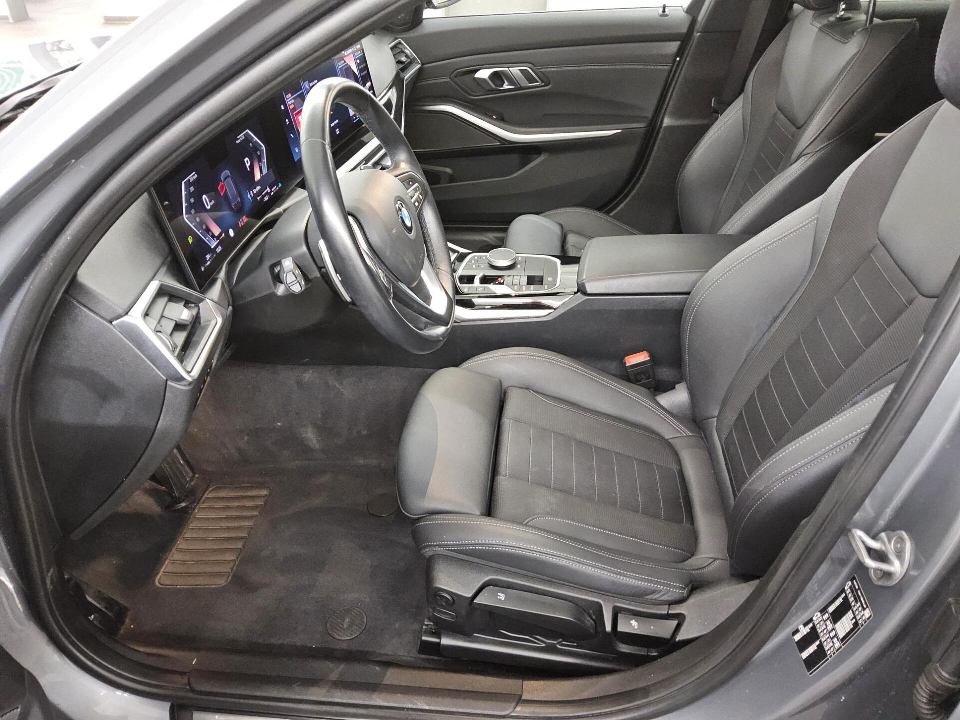 BMW 318dA Touring T-Leder Navi Pano HuD Curved LED 9