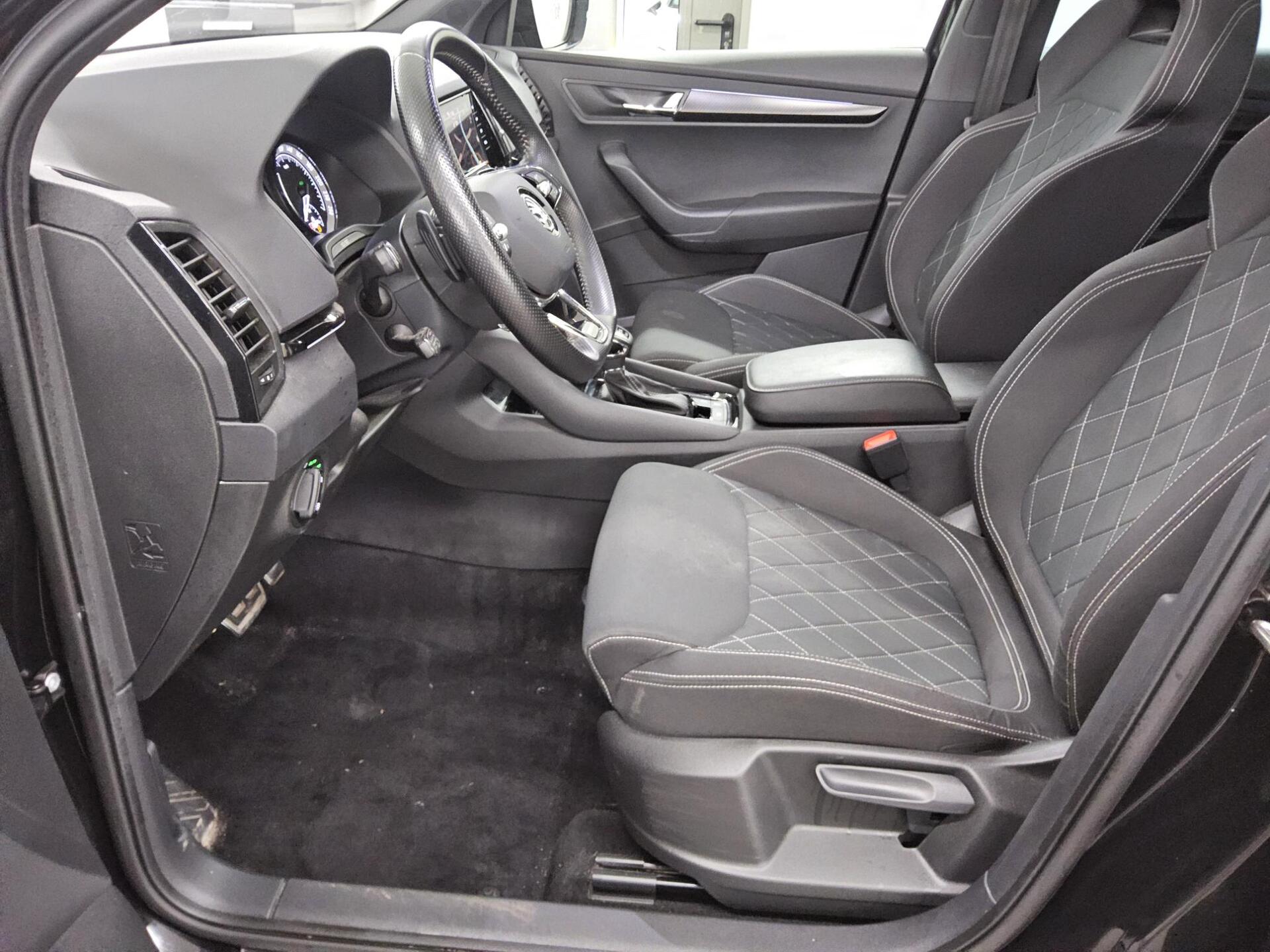 Skoda Karoq 2.0 TDI 4x4 SportLine Navi Pano LED AHK 8