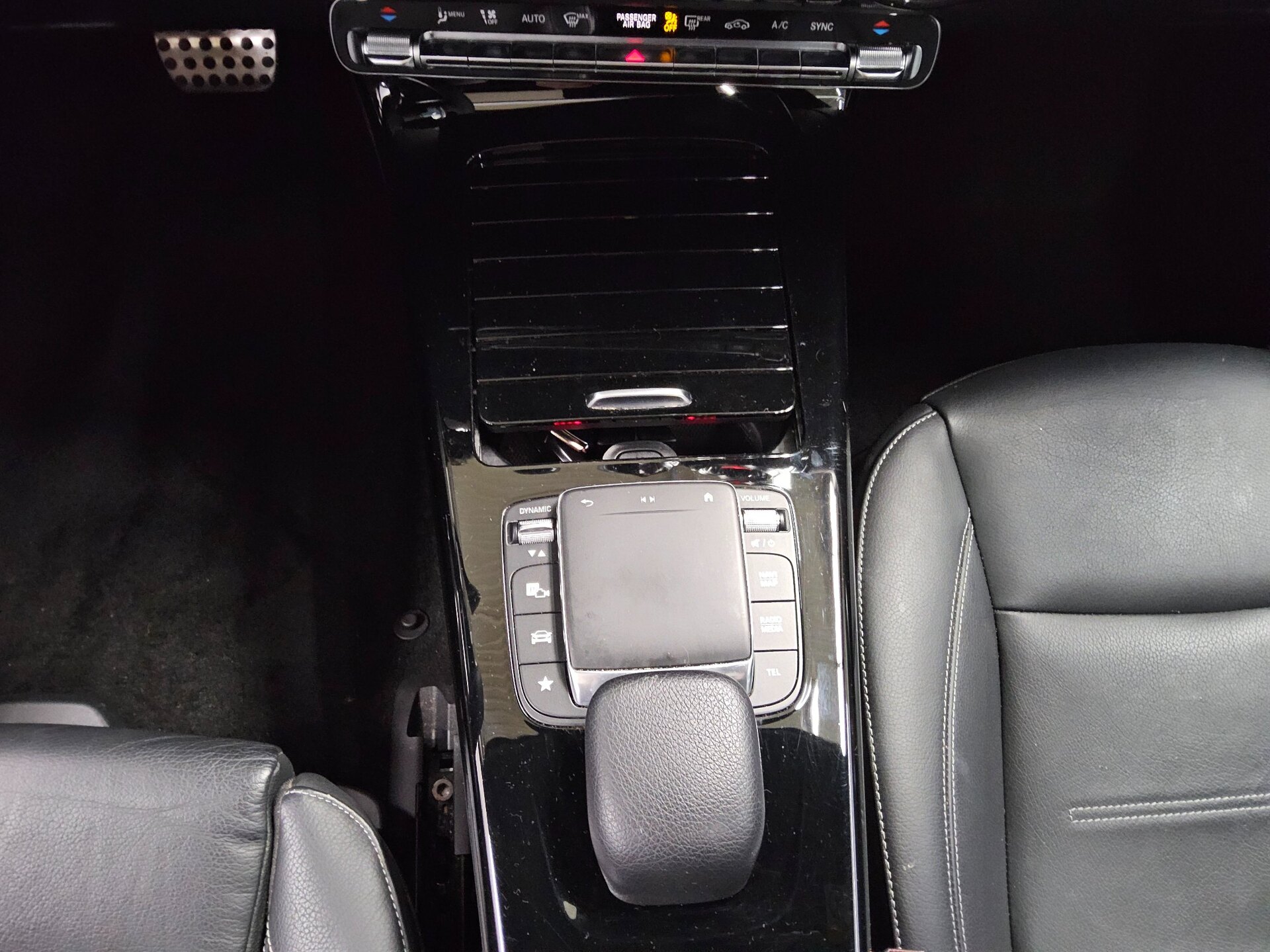 Mercedes-Benz CLA 250 Shooting Brake 4M AMG-Line Navi Pano LED 6