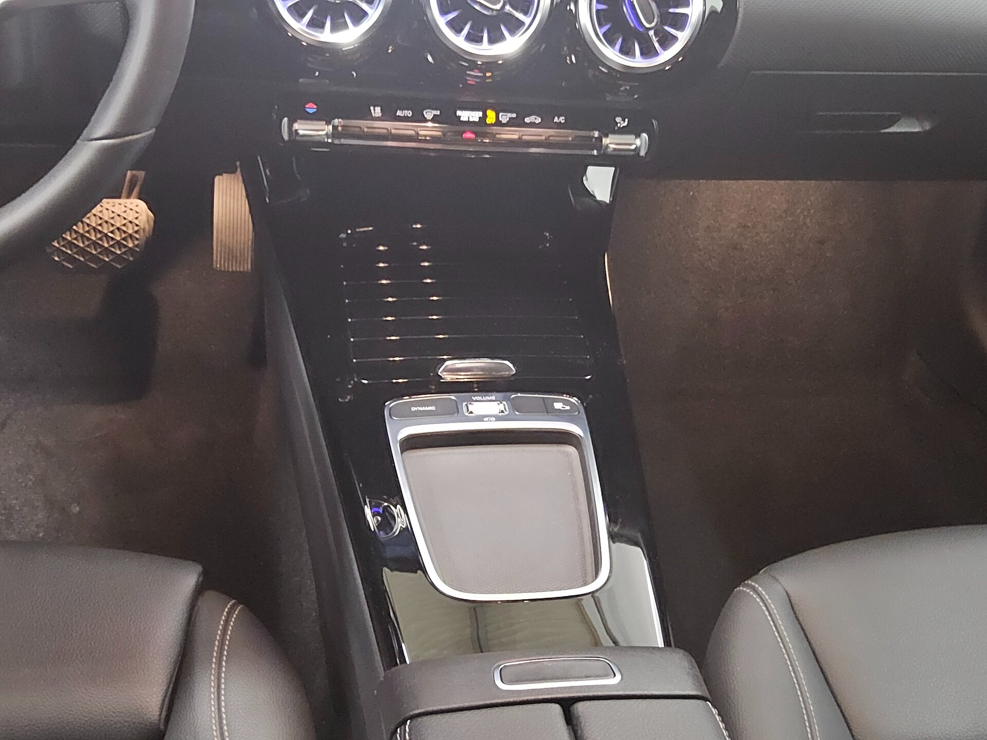 Mercedes-Benz CLA 200 SB d Progressive T-Leder Navi LED Night 6