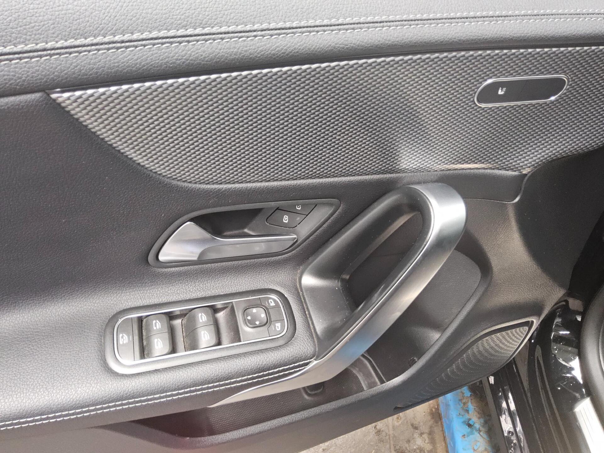 Mercedes-Benz CLA 200 SB d Progressive T-Leder Navi LED RfK 10