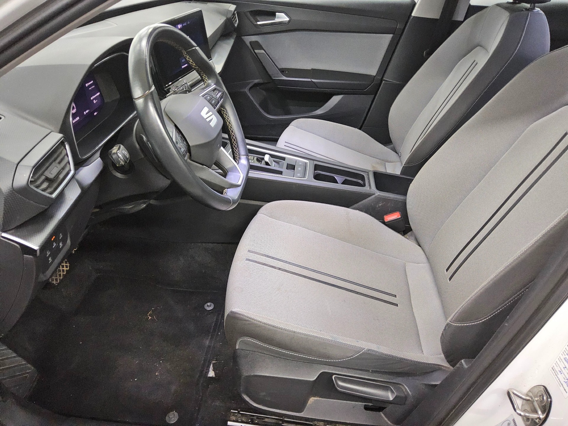 Seat Leon Sportstourer 2.0 TDI Style Navi LED Virtual 9