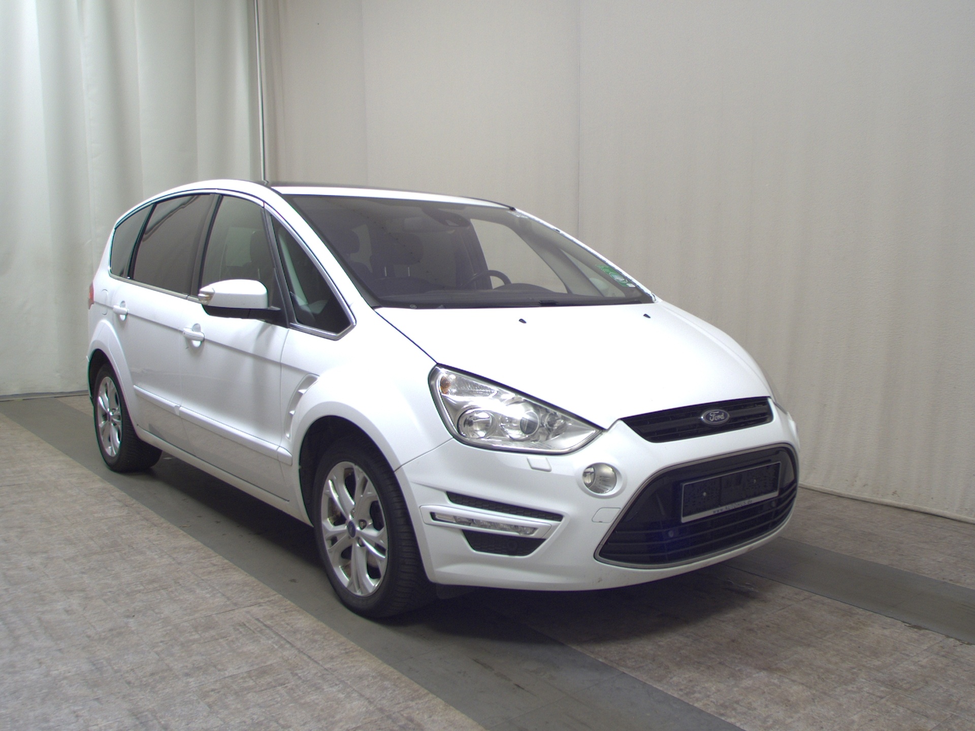 Ford S-Max 2.0 TDCi Titanium 7-Sitze AHK Pano HU12/27 3