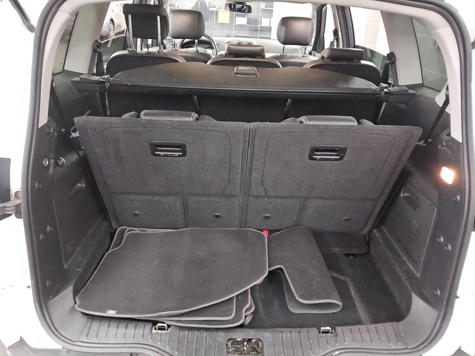 Ford S-Max 2.0 TDCi Titanium 7-Sitze AHK Pano HU12/27 11