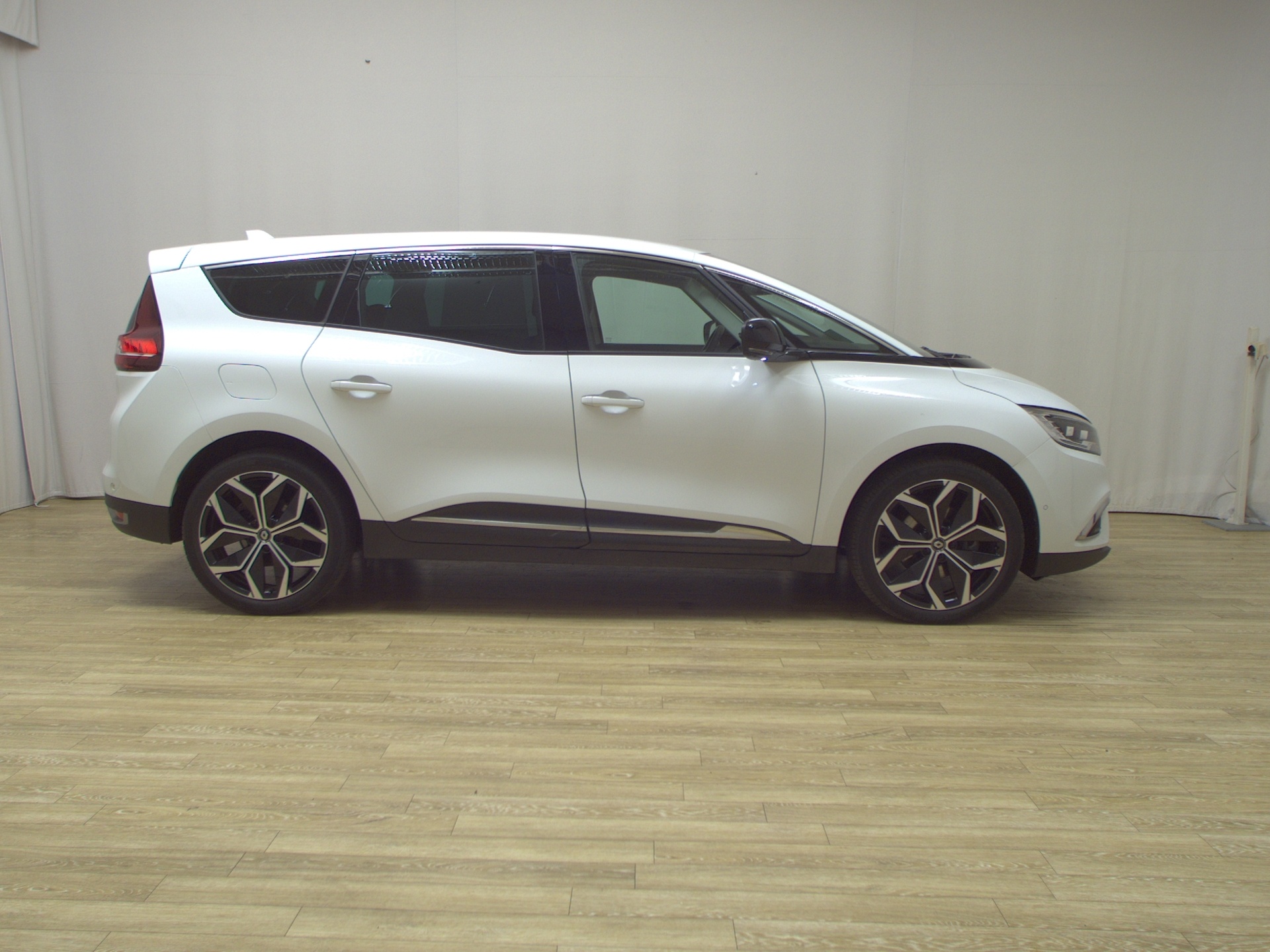 Renault Grand Scenic 1.3 TCe T-Leder Navi LED RfK PDC