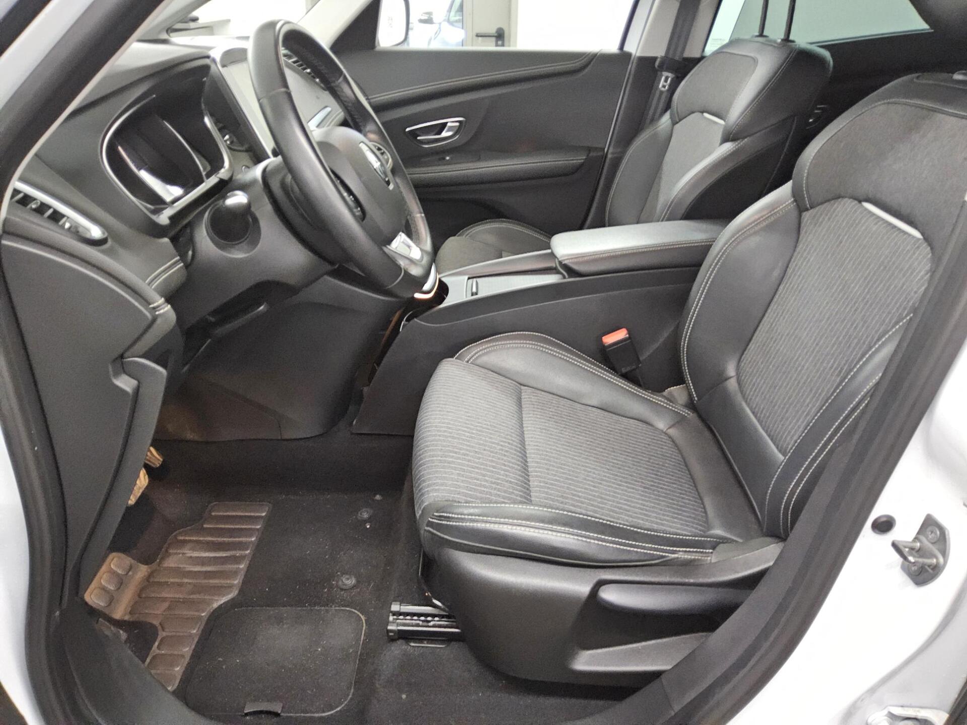 Renault Grand Scenic 1.3 TCe T-Leder Navi LED RfK PDC 8