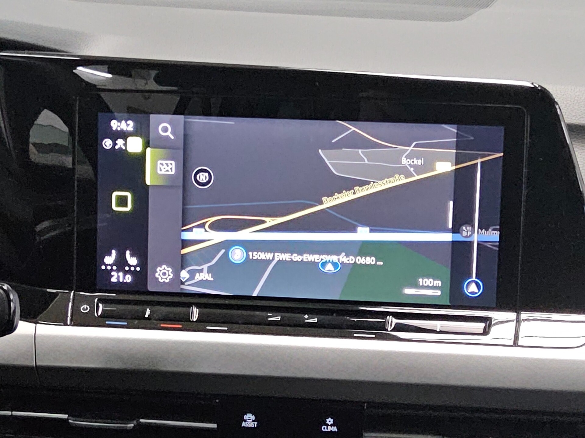 Volkswagen Golf-8 Var. 2.0 TDI Life Navi LED DC ACC AHK Shz 7