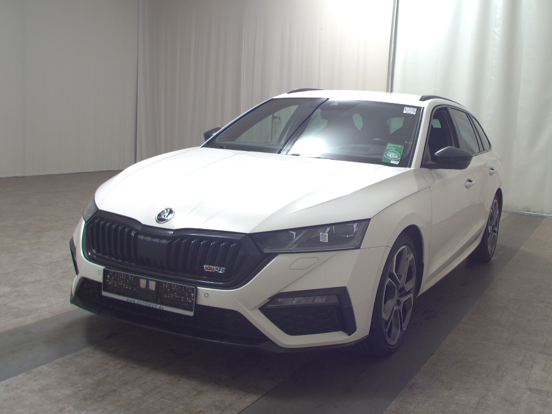 Skoda Octavia Kombi 2.0 TDI RS Navi LED vc HuD RfK ACC 2