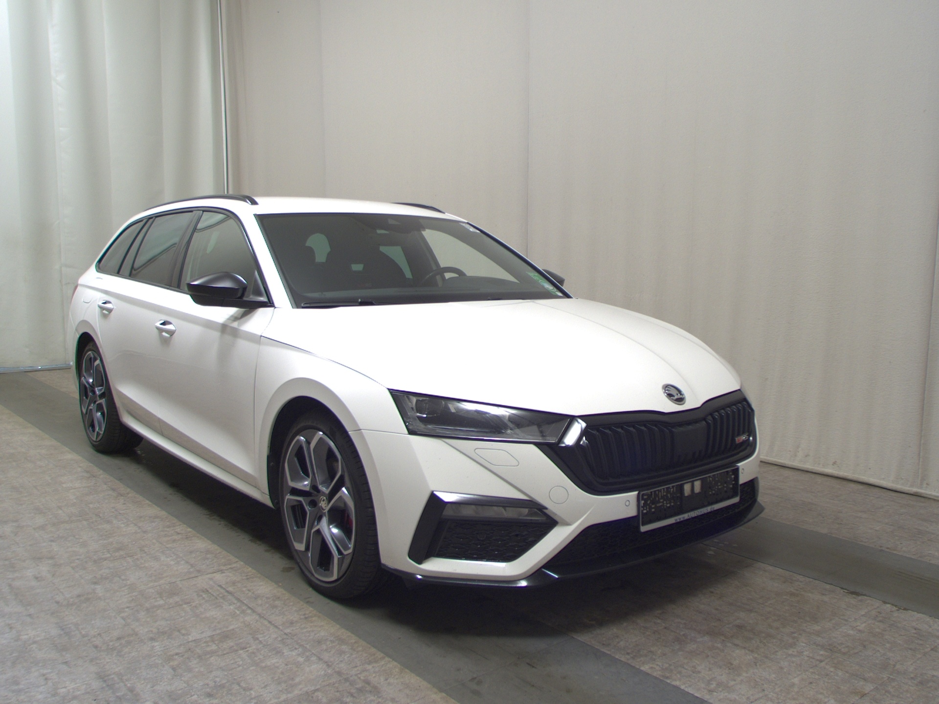 Skoda Octavia Kombi 2.0 TDI RS Navi LED vc HuD RfK ACC 3