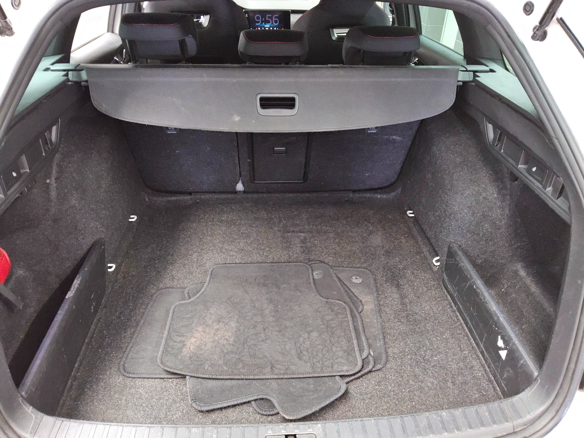 Skoda Octavia Kombi 2.0 TDI RS Navi LED vc HuD RfK ACC 13