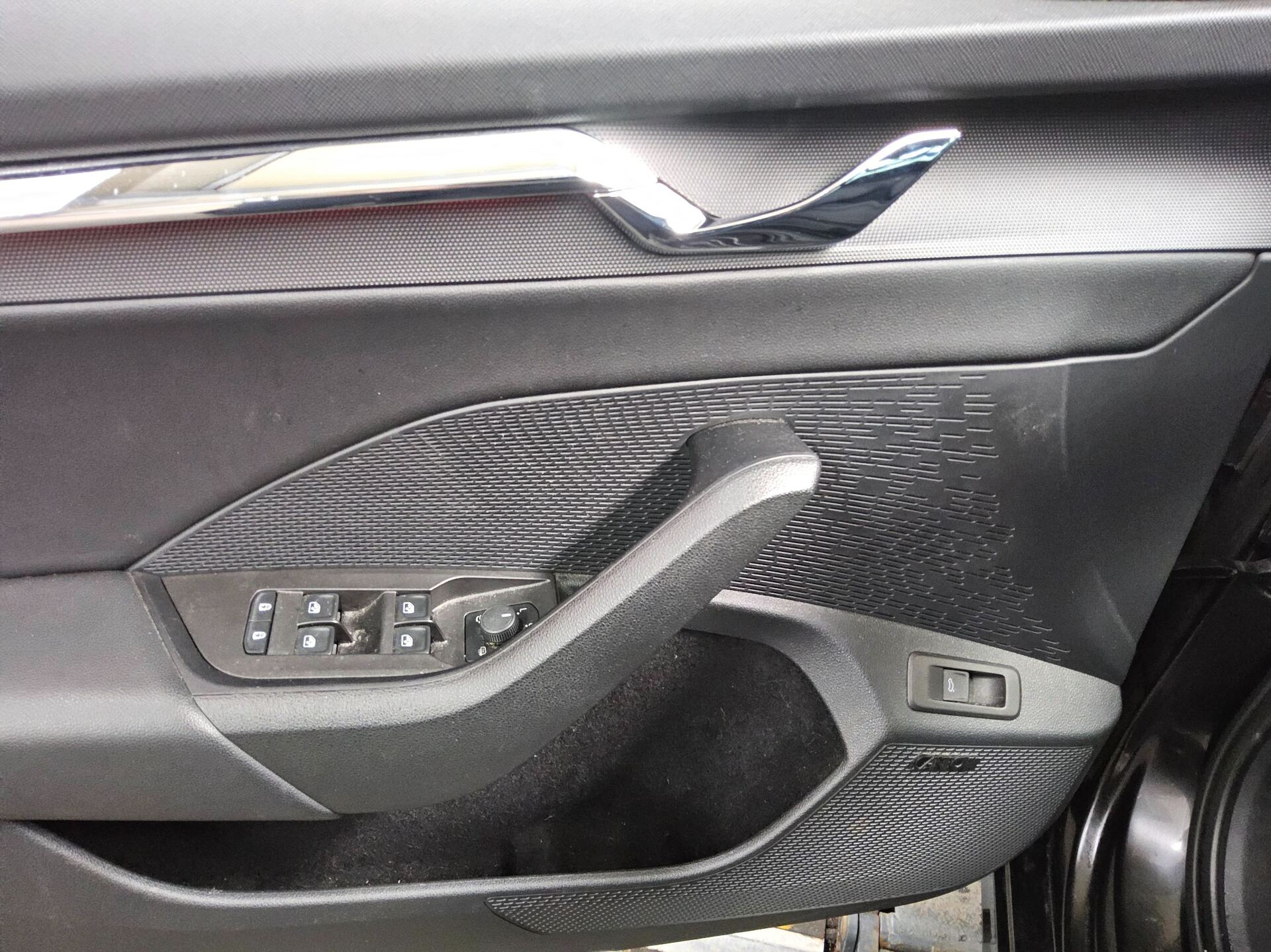 Skoda Octavia Kombi 2.0 TDI Style Navi LED Virtual Canton HUD 10