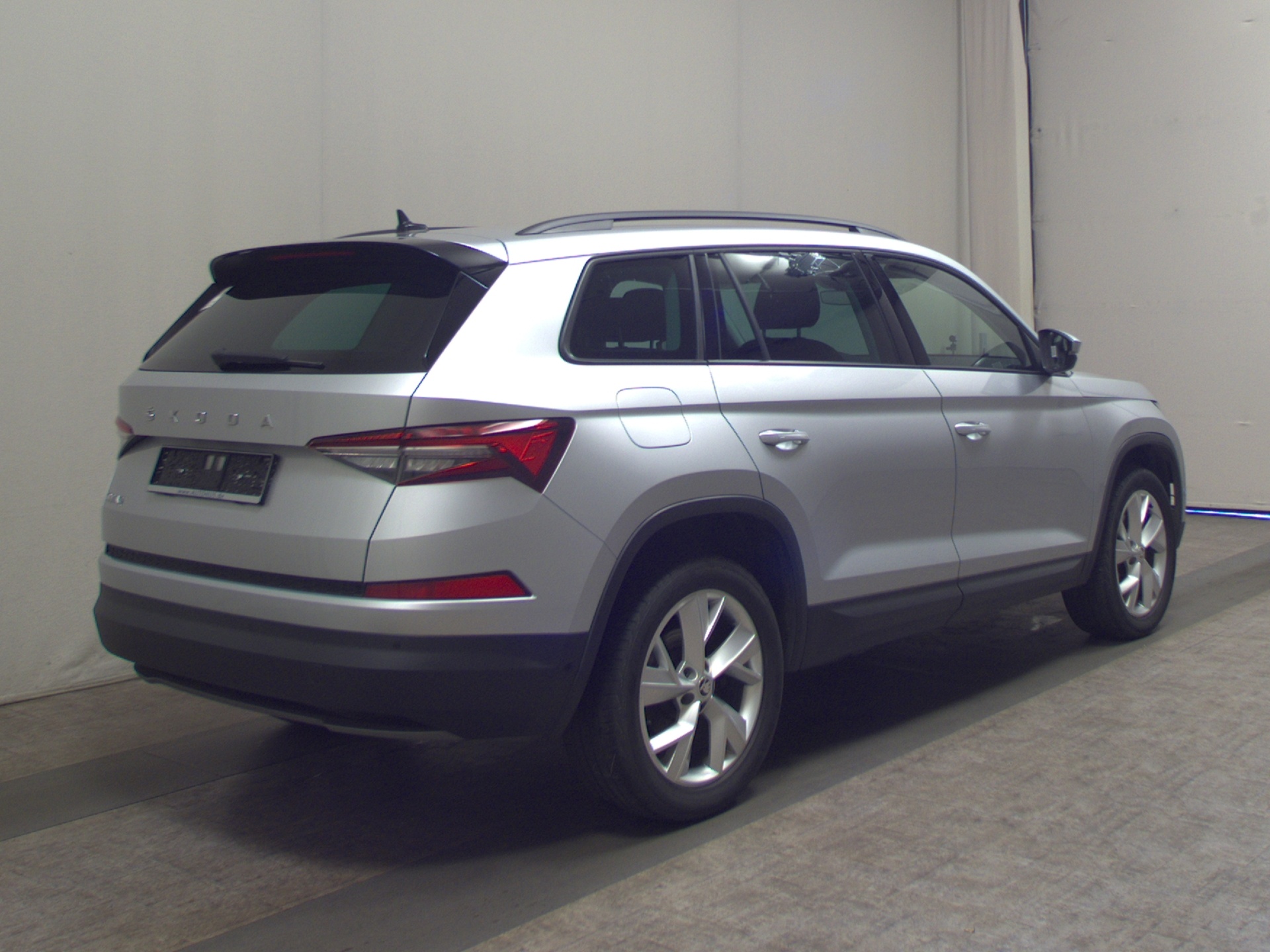 Skoda Kodiaq 2.0 TDI Tour Navi LED vc AHK ACC StHzg 4