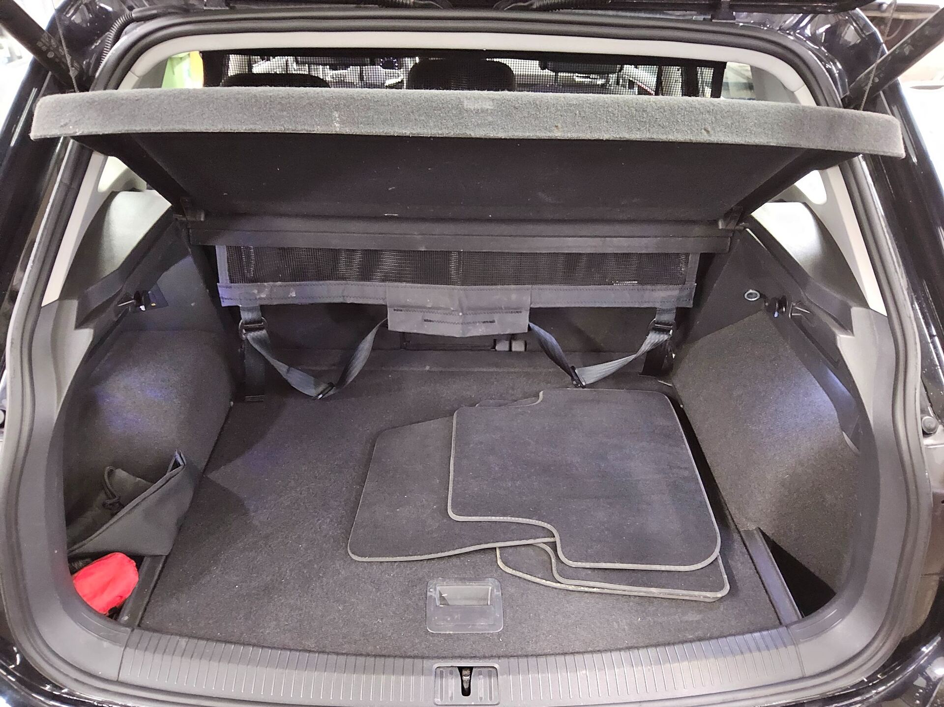 Volkswagen Tiguan 2.0 TDI 4M Elegance Matrix H-K DC HuD AHK 12