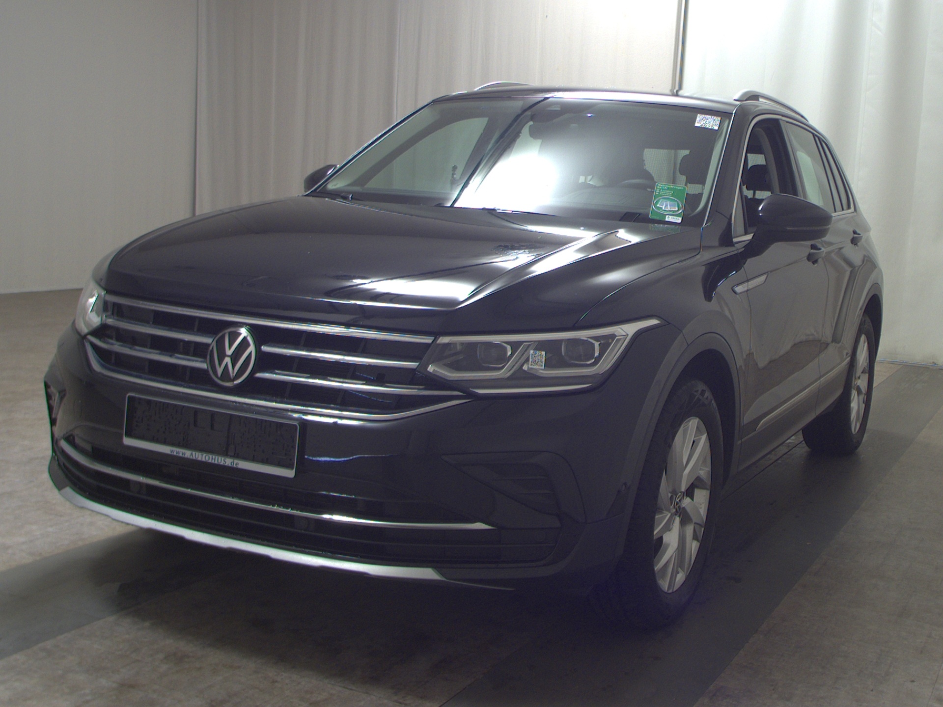 Volkswagen Tiguan 2.0 TDI 4M Elegance Matrix H-K DC HuD AHK 2