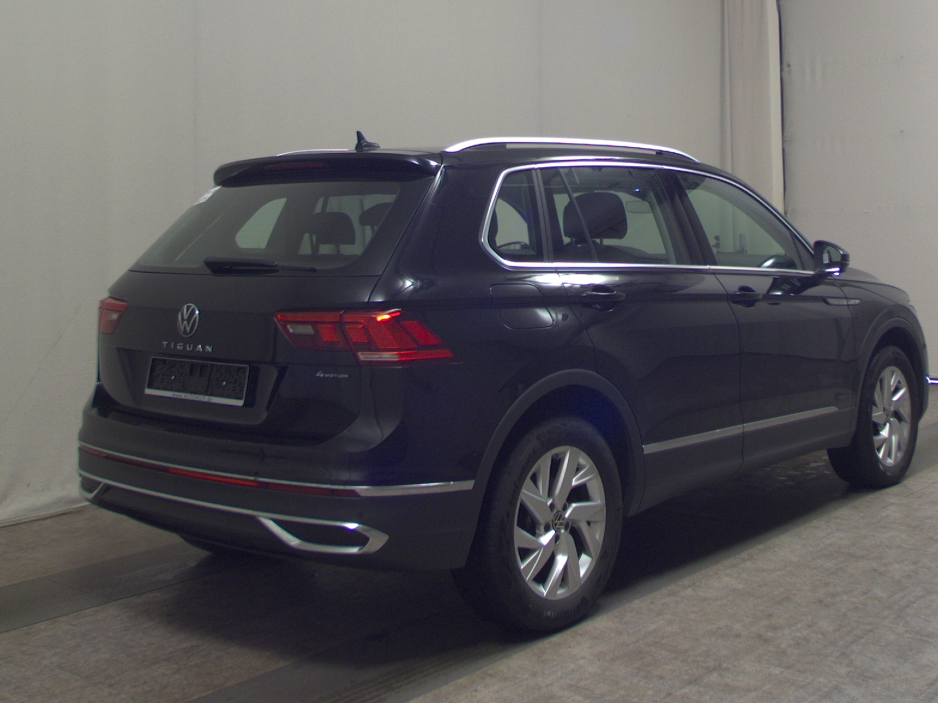 Volkswagen Tiguan 2.0 TDI 4M Elegance Matrix H-K DC HuD AHK 4