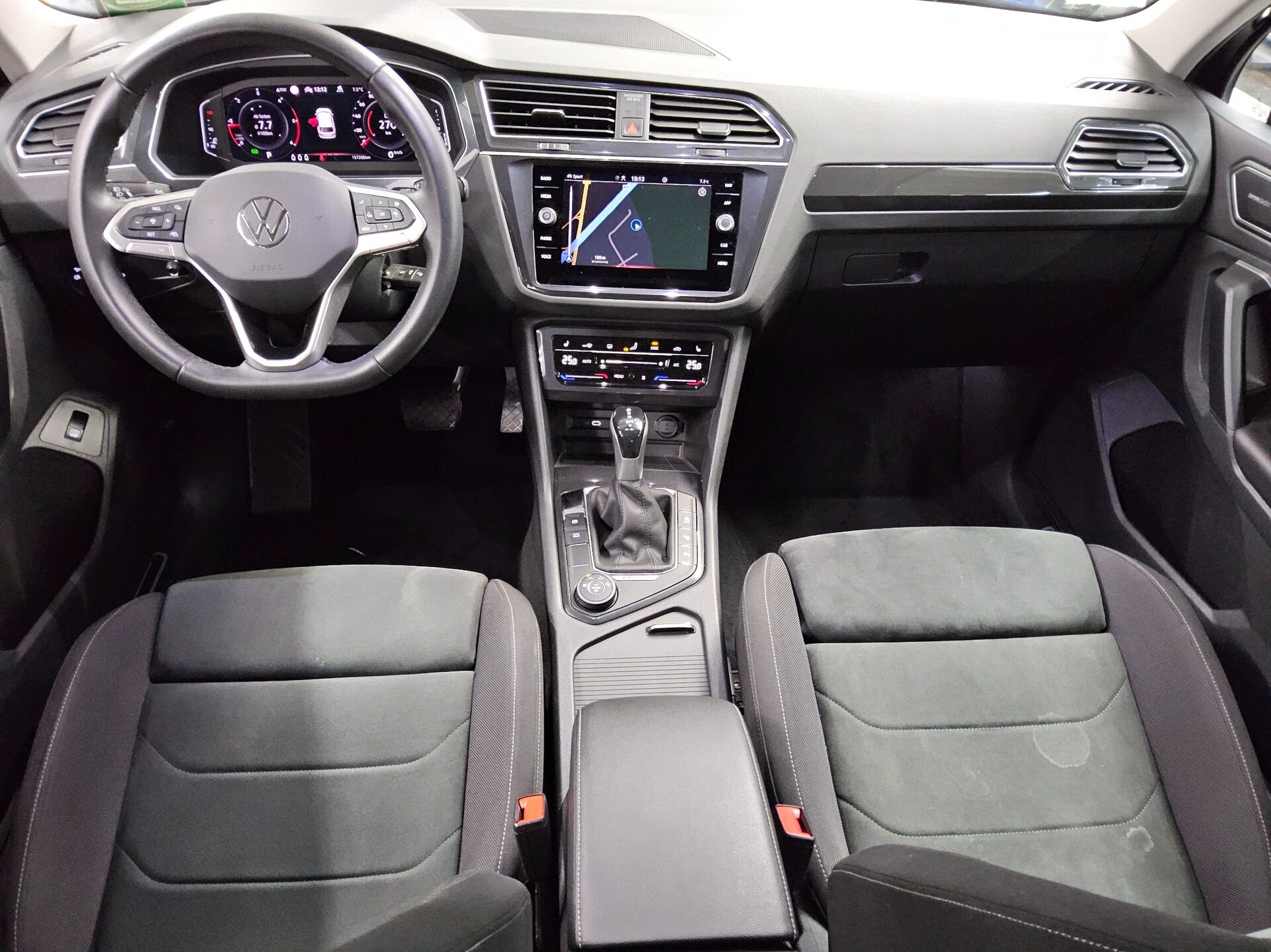 Volkswagen Tiguan 2.0 TDI 4M Elegance Matrix H-K DC HuD AHK 5