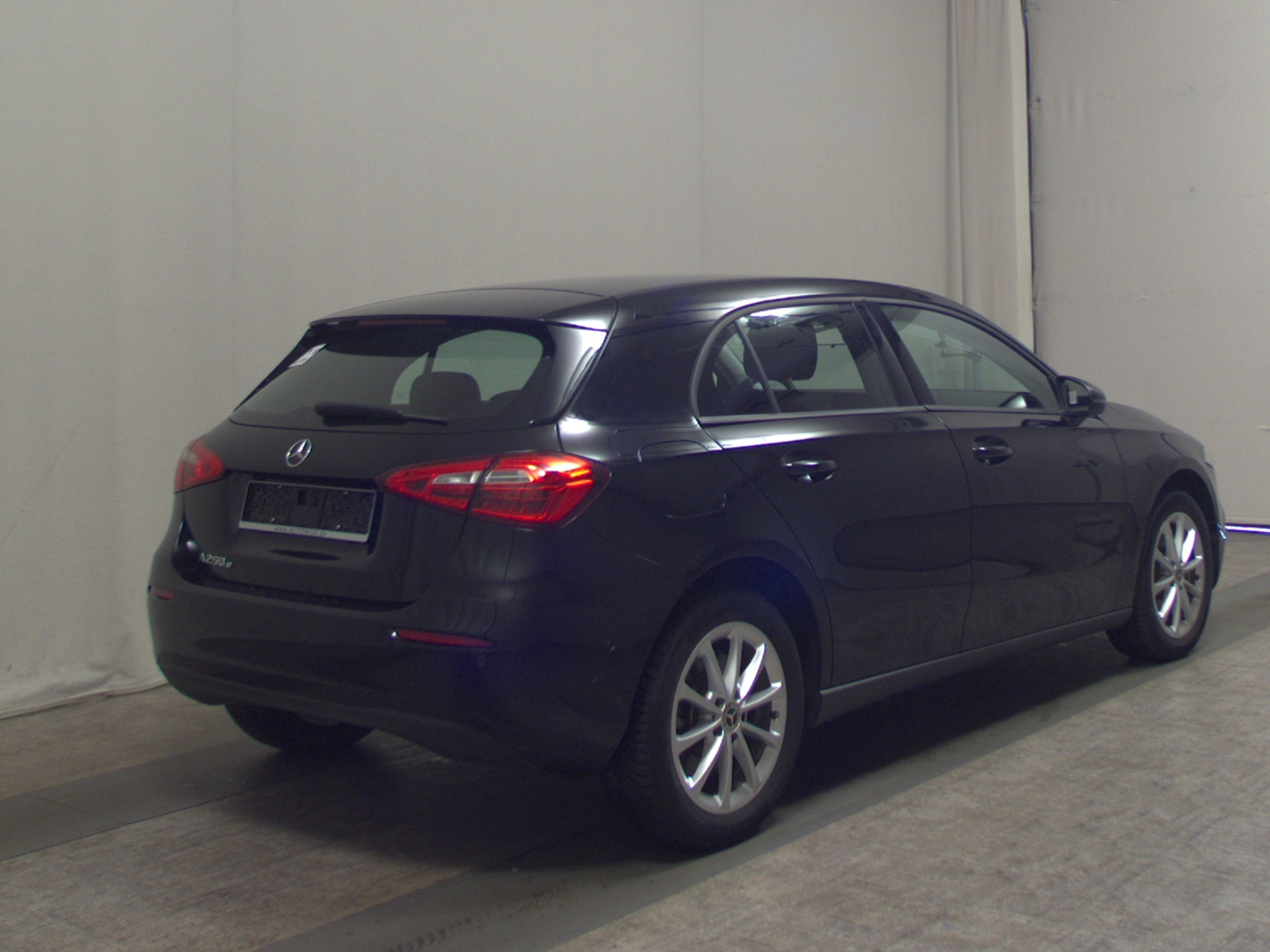 Mercedes-Benz A 250 e Navi Rückfahrkamera Shz PDC 4