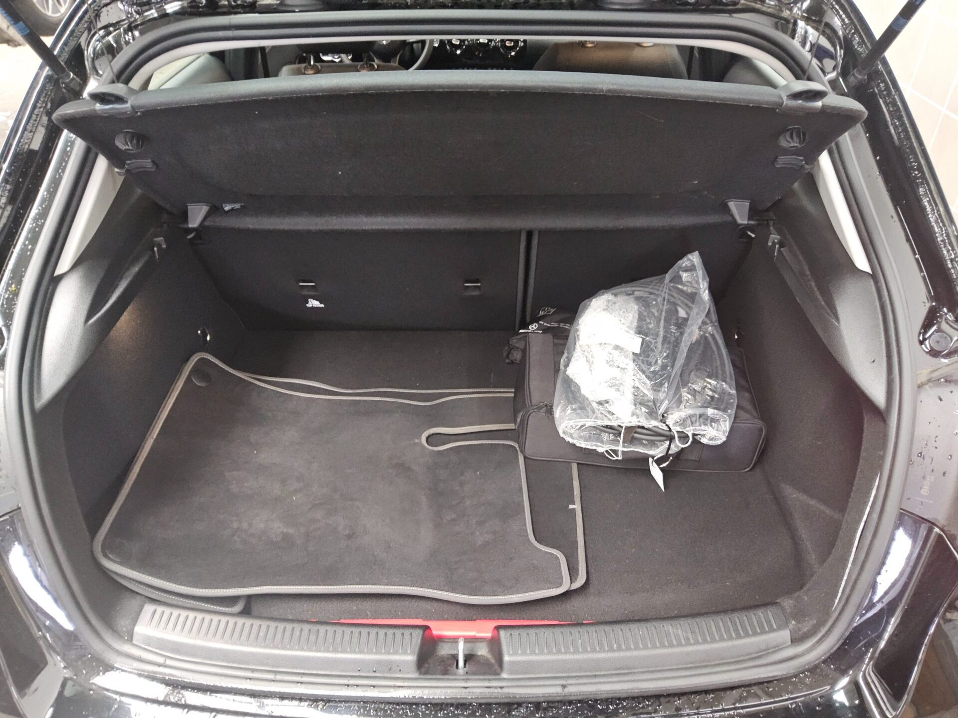 Mercedes-Benz A 250 e Navi Rückfahrkamera Shz PDC 12