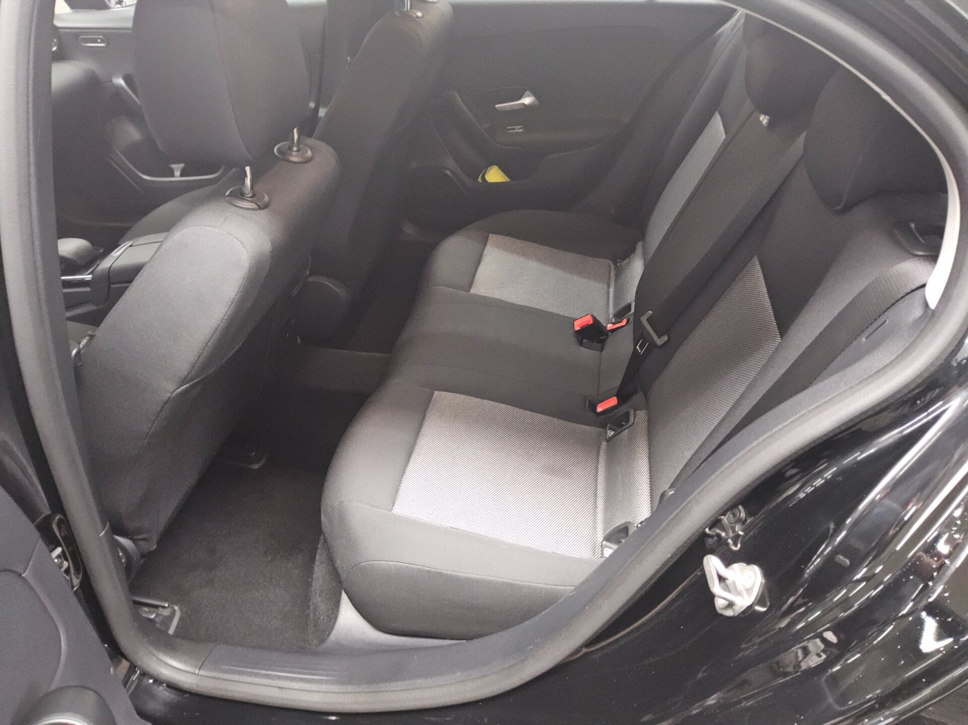 Mercedes-Benz A 250 e Navi Rückfahrkamera Shz PDC 13