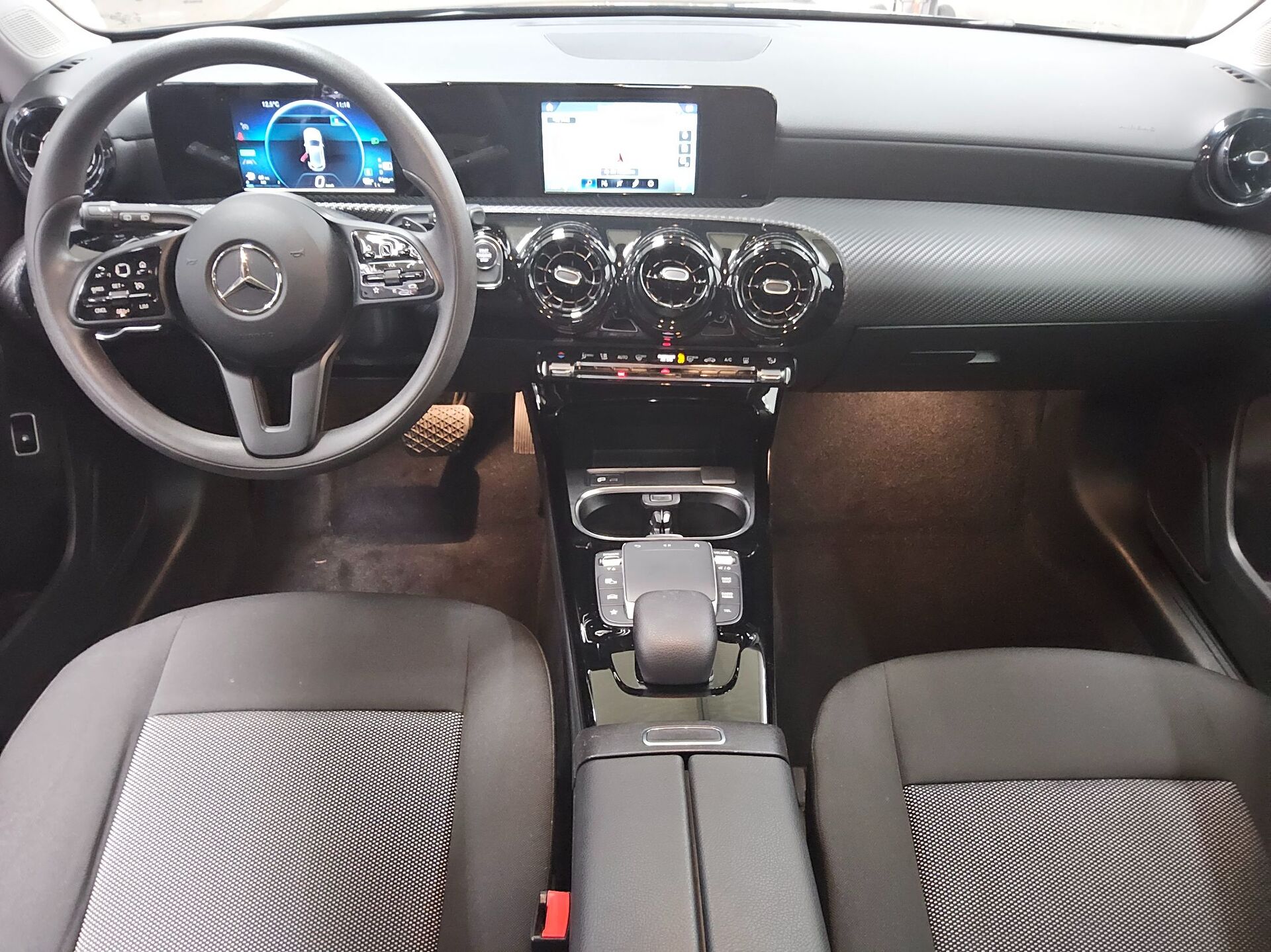 Mercedes-Benz A 250 e Navi Rückfahrkamera Shz PDC 5