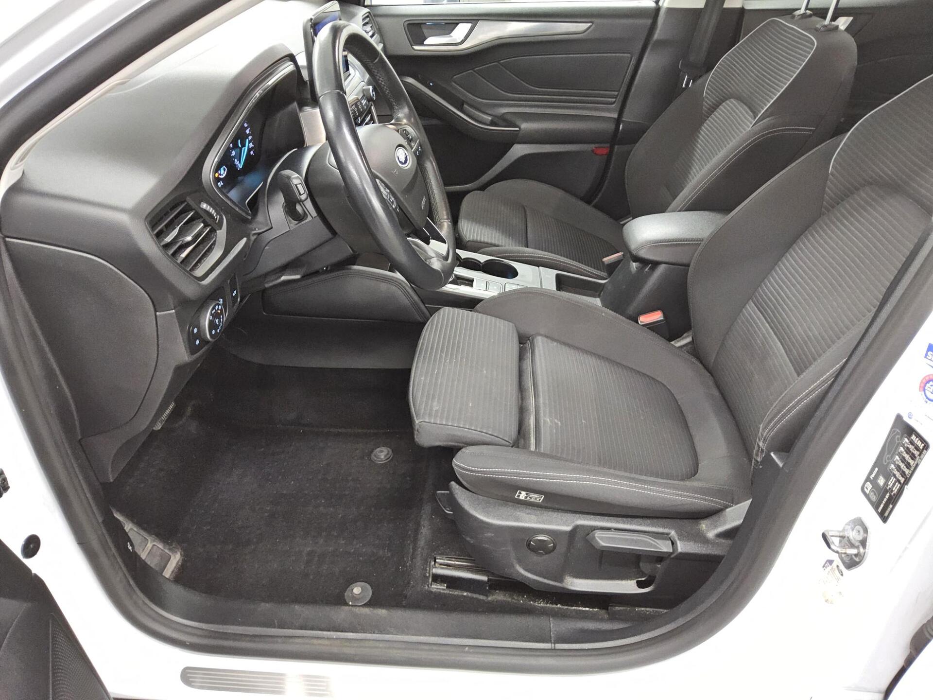 Ford Focus Turnier 2.0 EB Titanium Navi LED ACC RFK 8