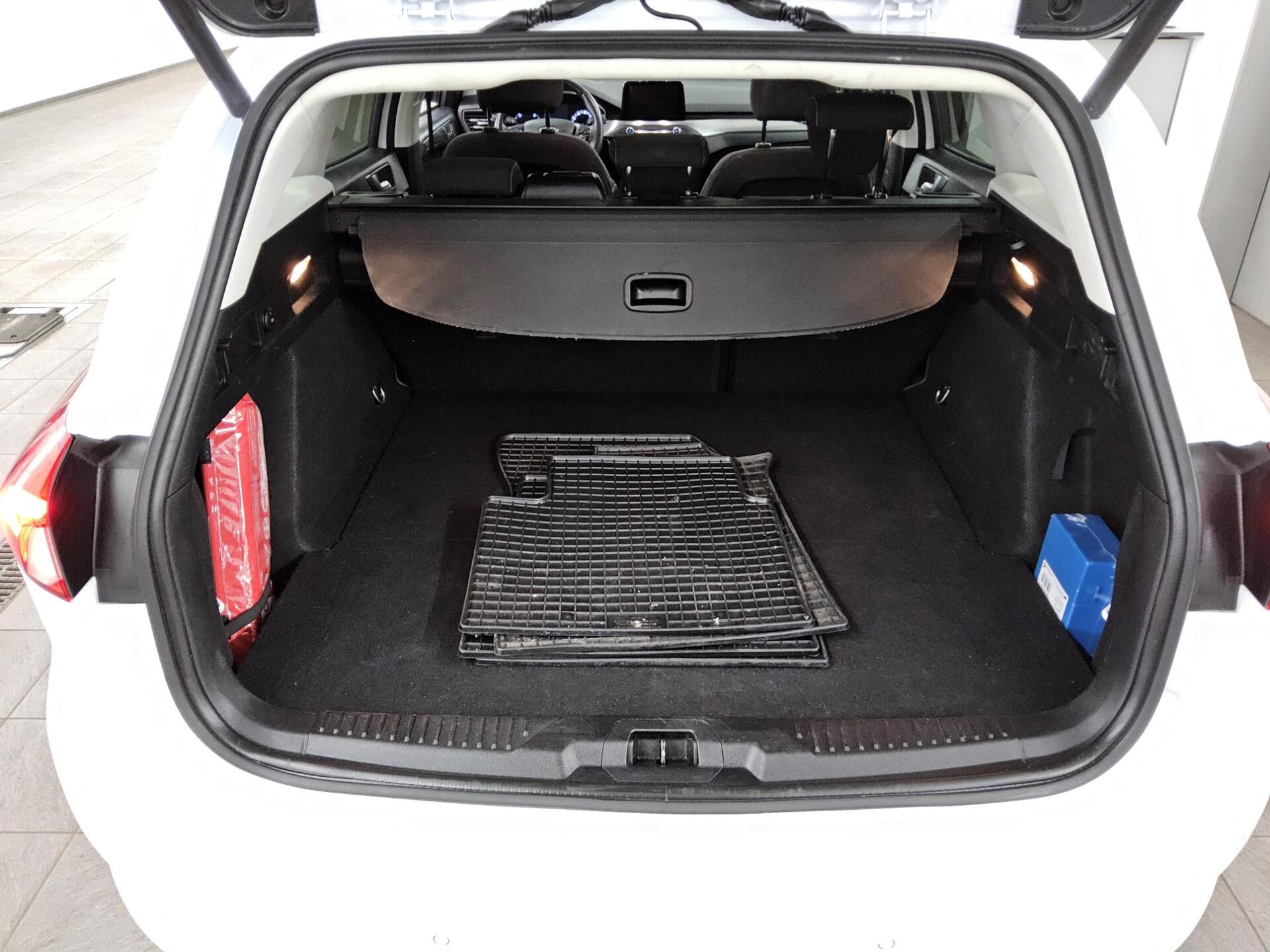 Ford Focus Turnier 2.0 EB Titanium Navi LED ACC RFK 11