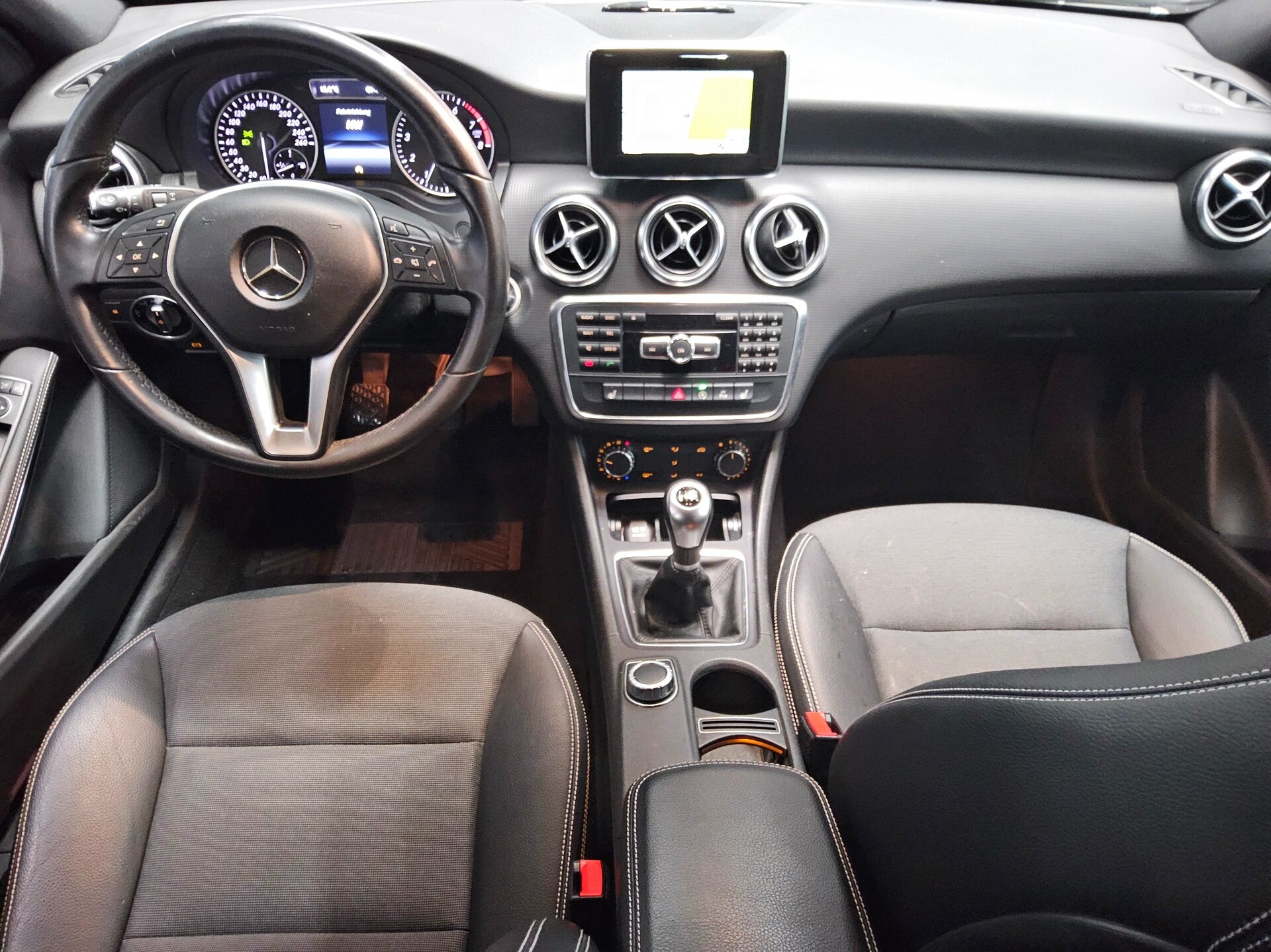 Mercedes-Benz A 180 Style T-Leder Navi PDC Shz 5