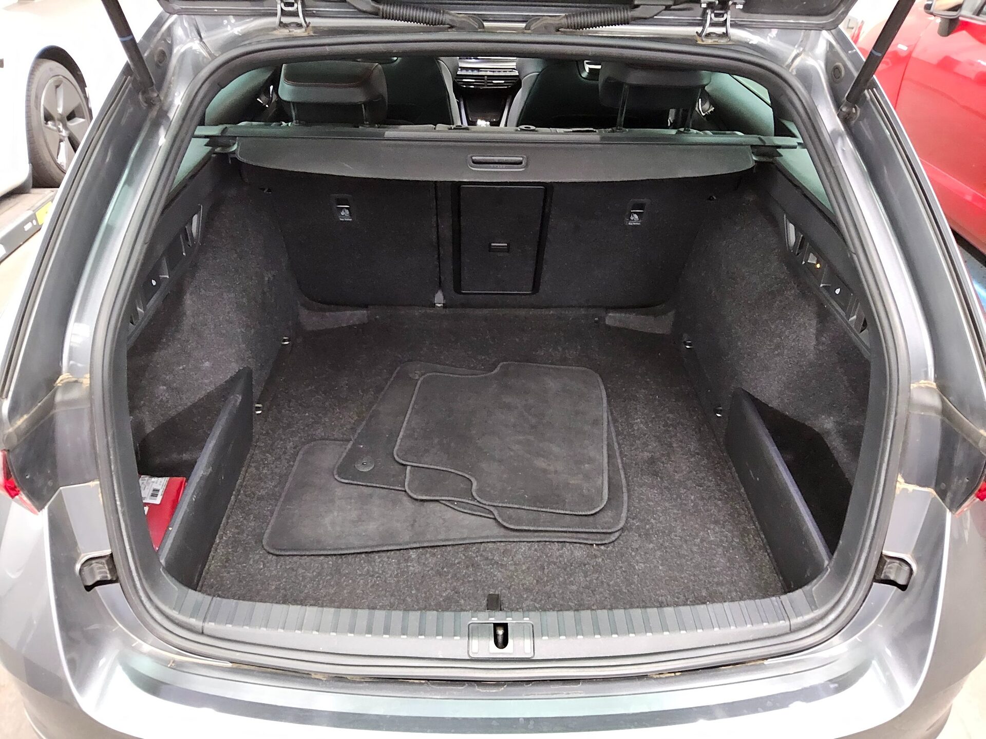 Skoda Octavia Kombi 2.0 TDI RS Navi LED Virtual Pano 13