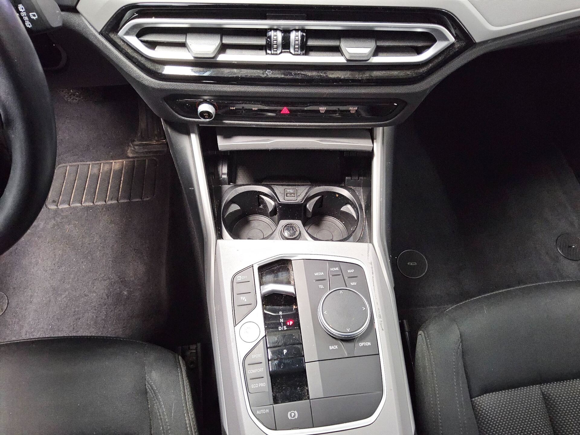 BMW 320dA Touring Navi LED Curved HuD AHK ACC Shz 6