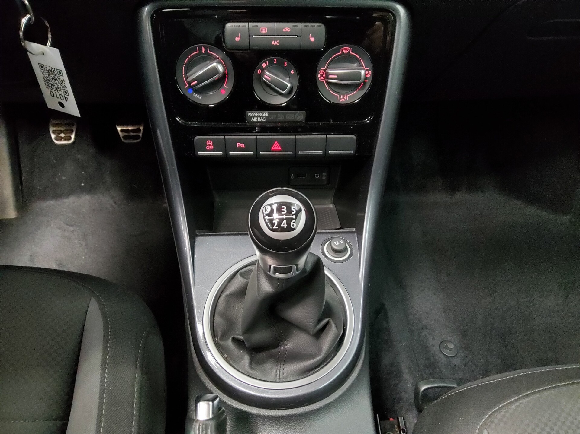 Volkswagen Beetle 1.4 TSI R-Line Navi PDC Pano SHz 6