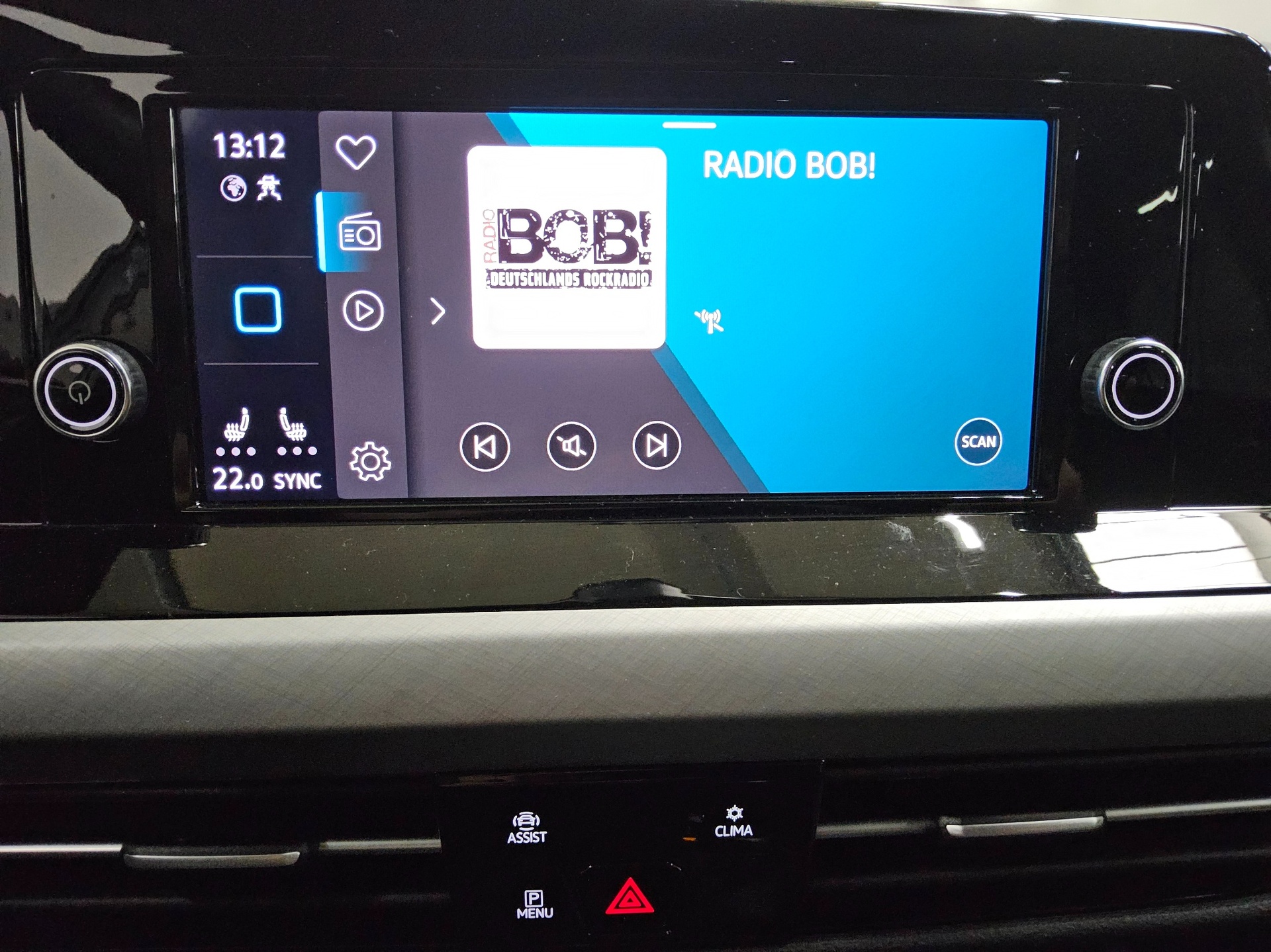 Volkswagen Golf-8 Var. 2.0 TDI Life LED DC AHK PDC SHZ 7