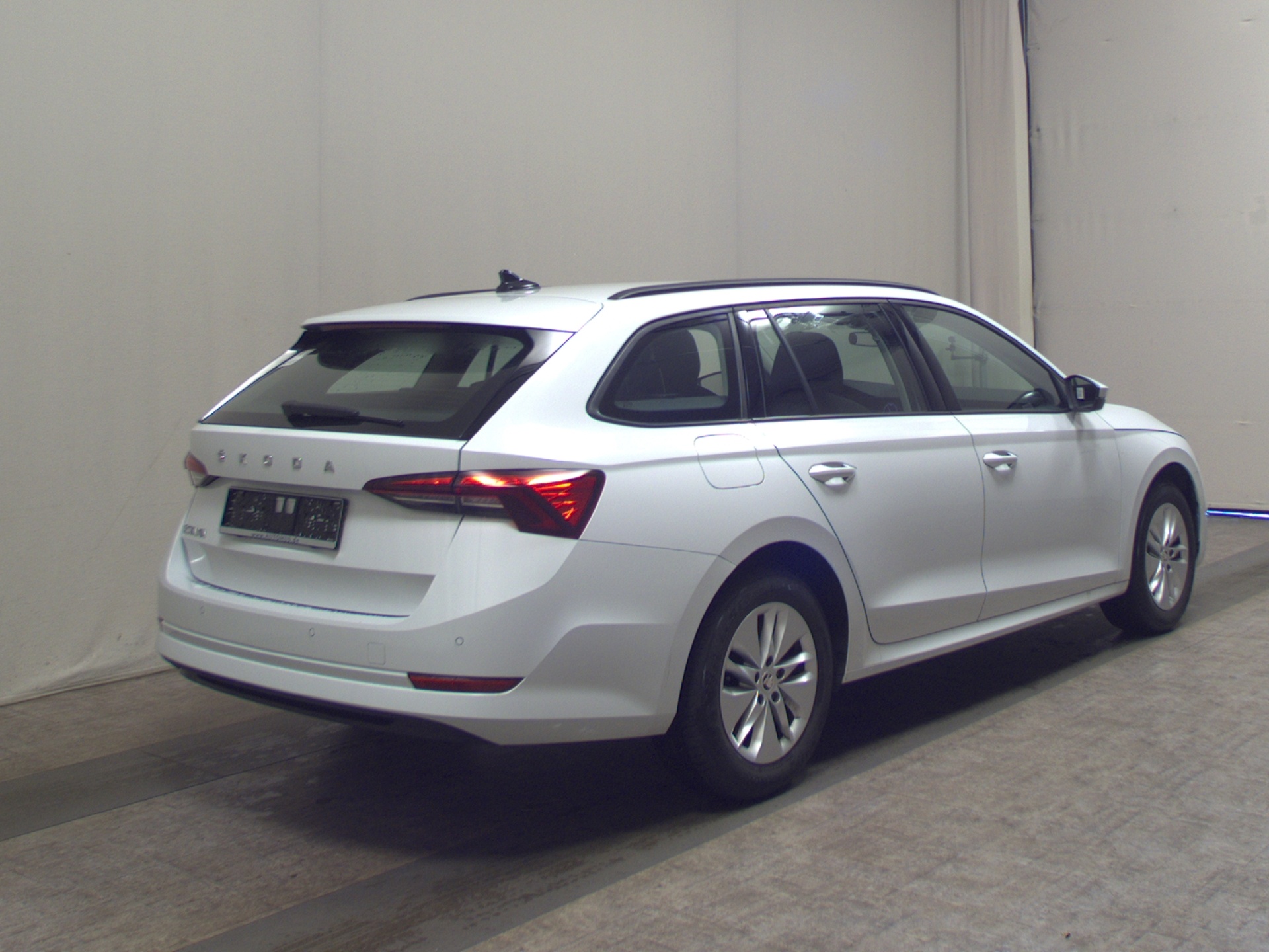 Skoda Octavia Kombi 2.0 TDI Ambition Navi LED vc ACC 4